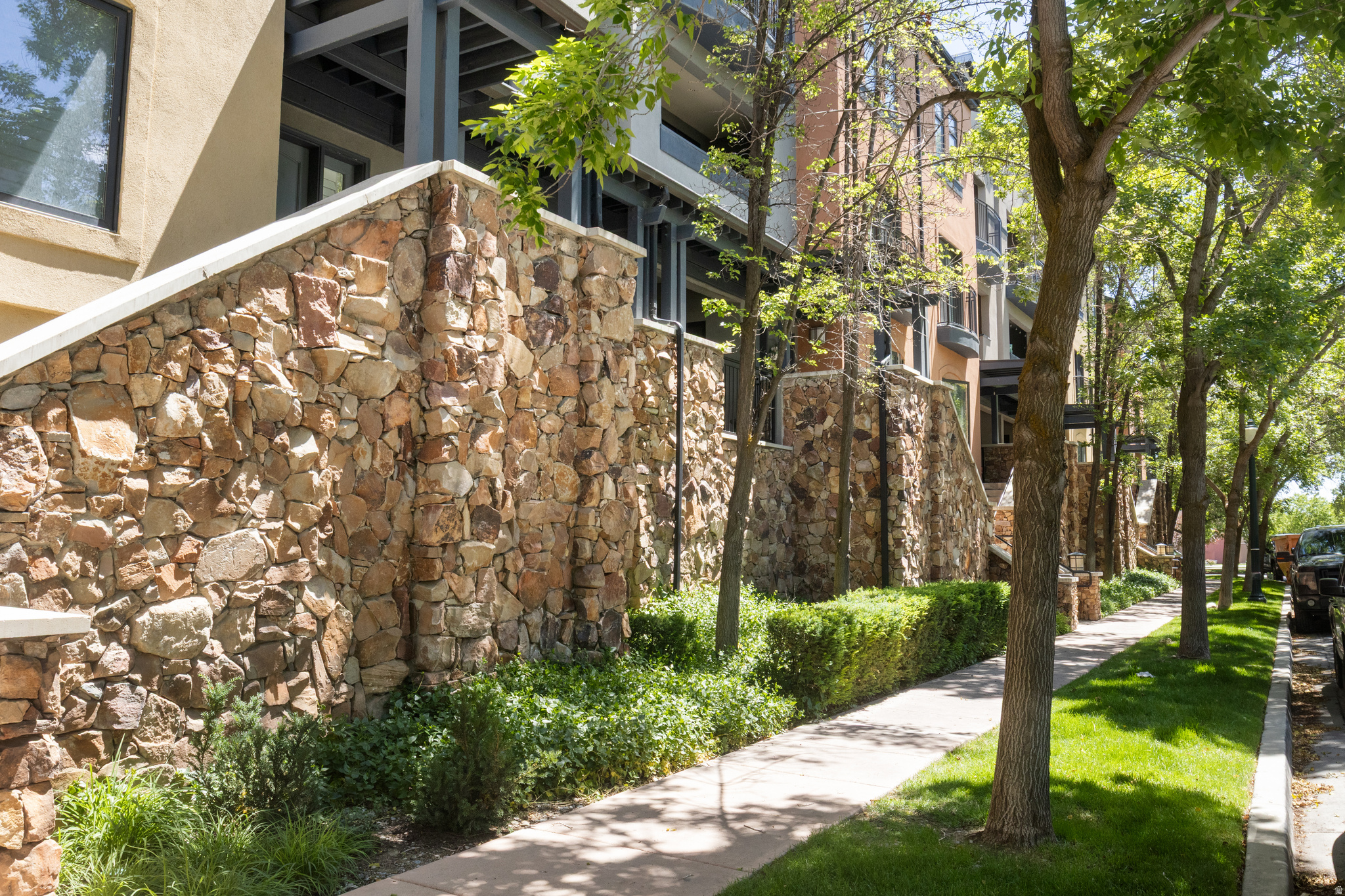 RIVERWOODS - Residential