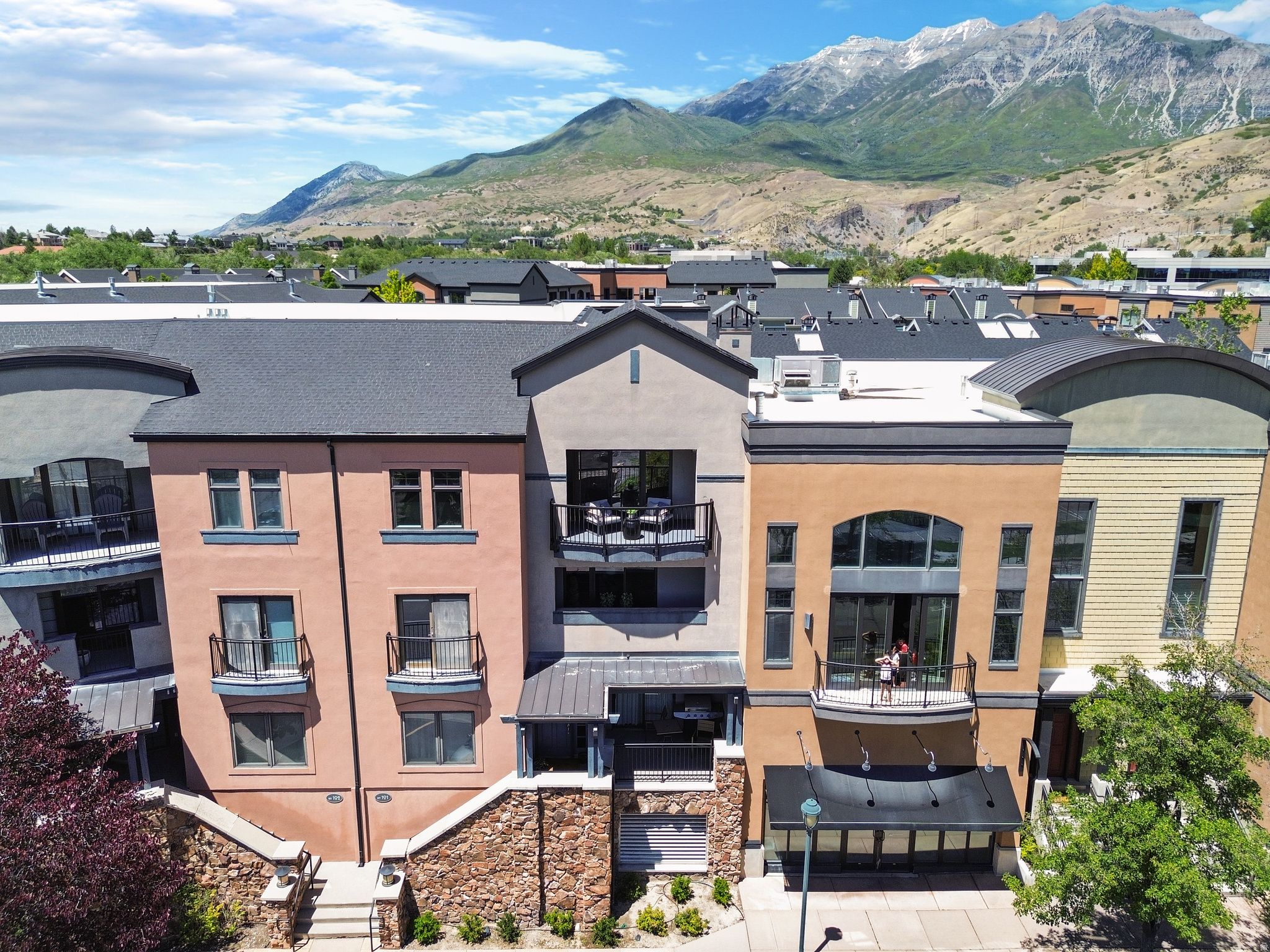 RIVERWOODS - Residential