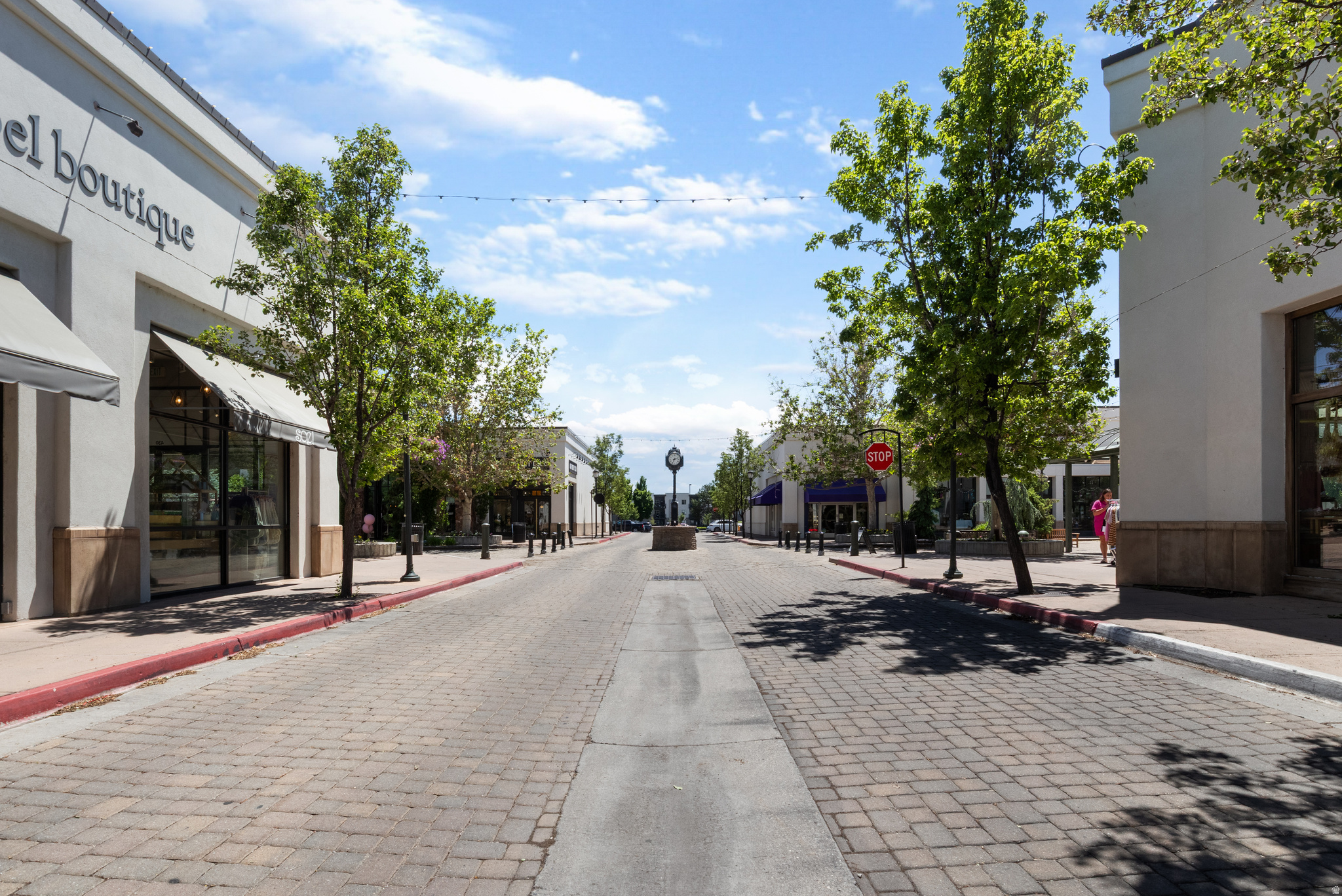 RIVERWOODS - Residential