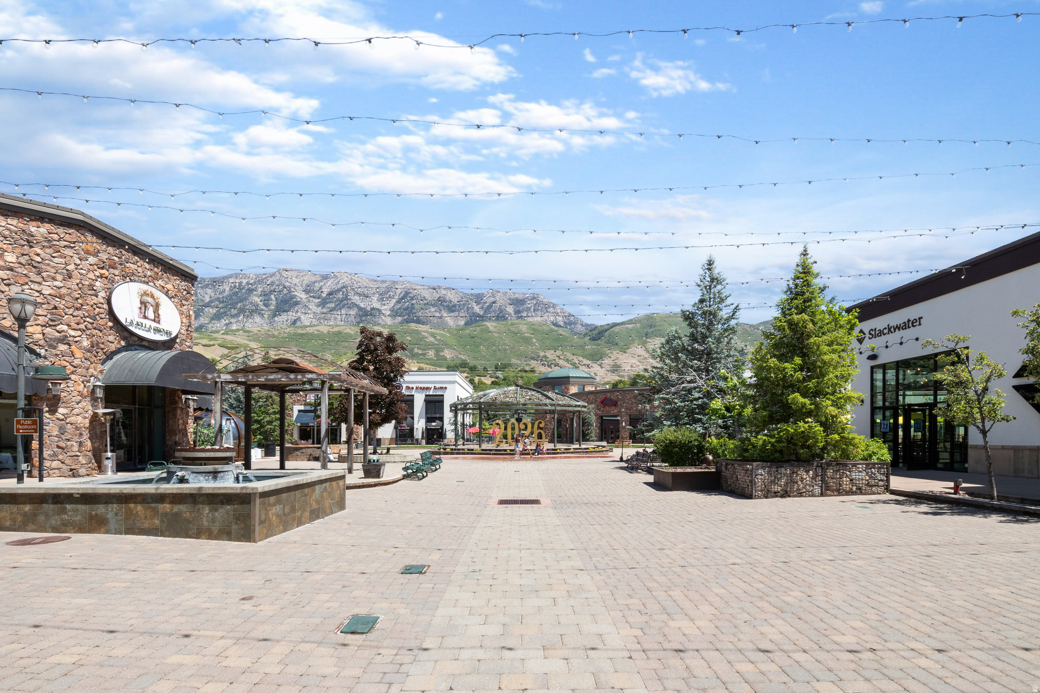 RIVERWOODS - Residential