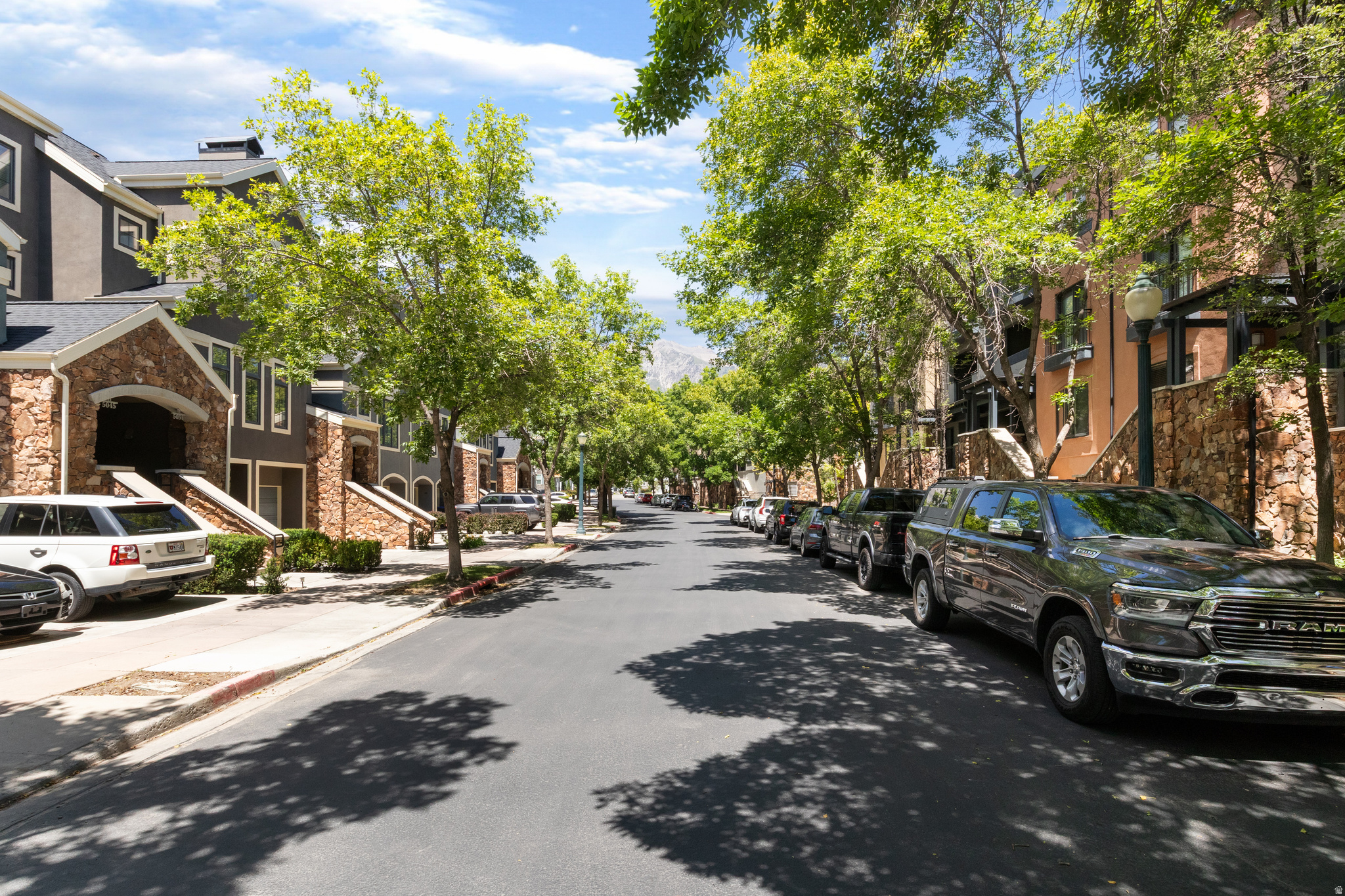 RIVERWOODS - Residential