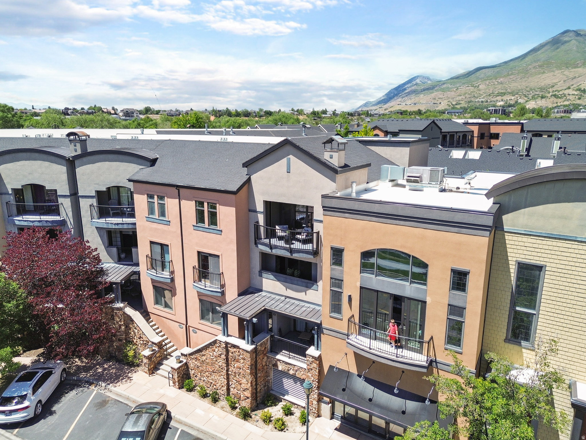 RIVERWOODS - Residential