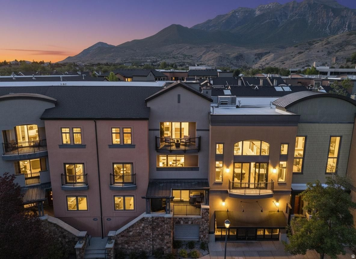 RIVERWOODS - Residential
