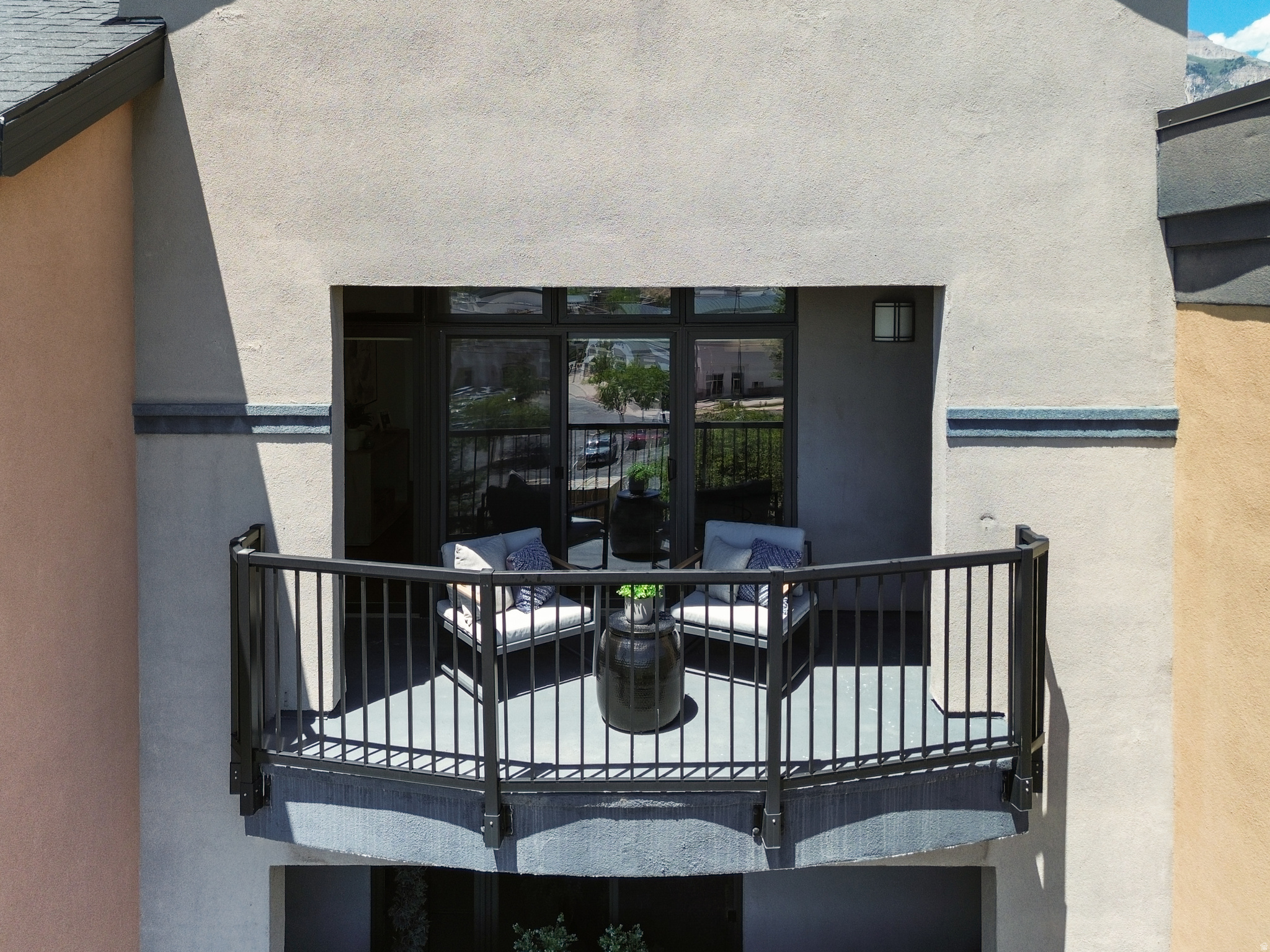 RIVERWOODS - Residential