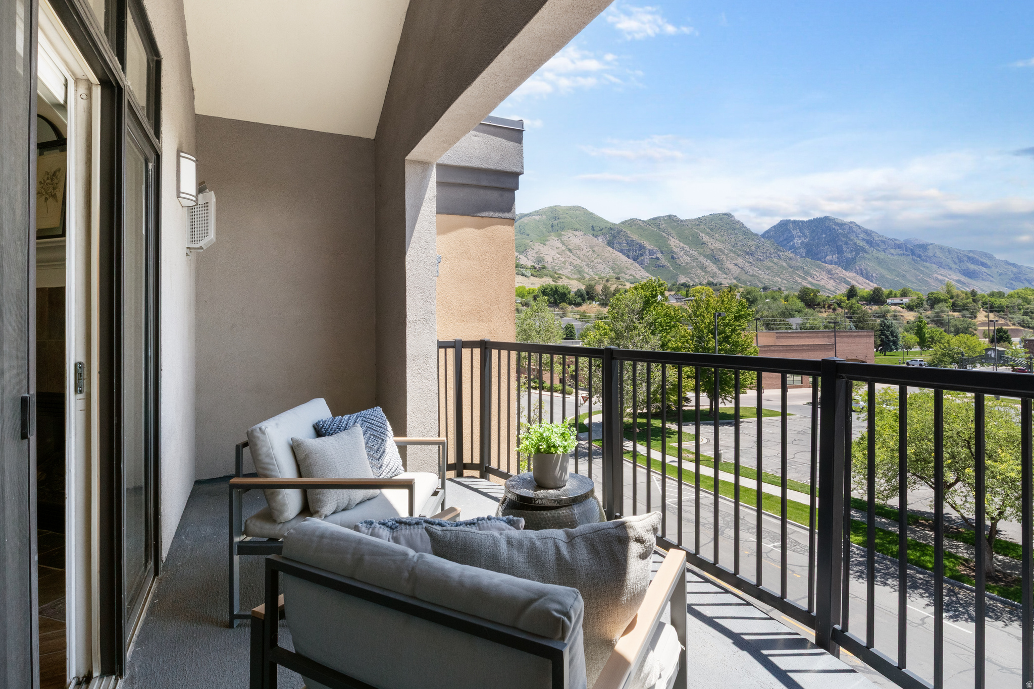 RIVERWOODS - Residential