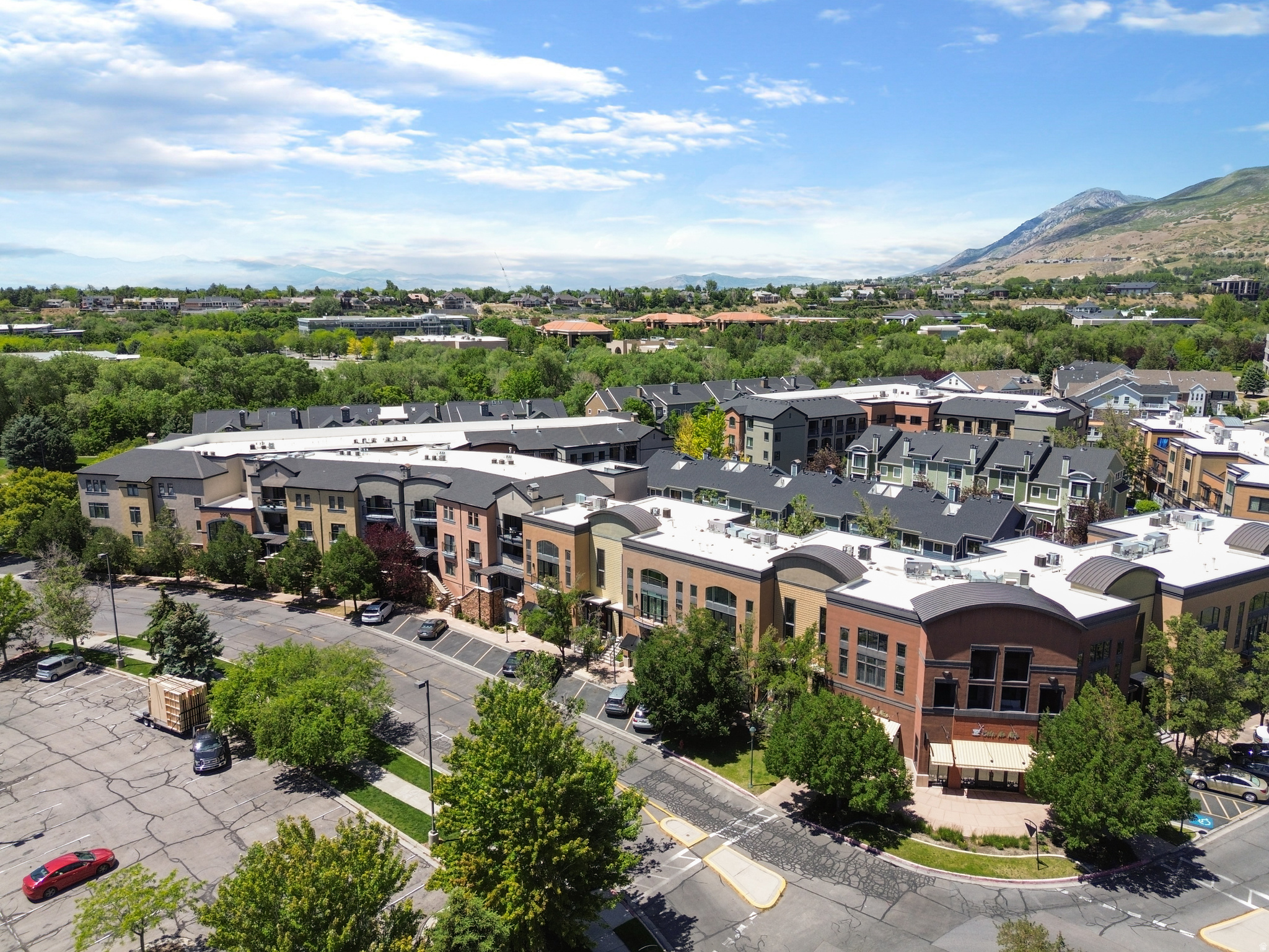 RIVERWOODS - Residential