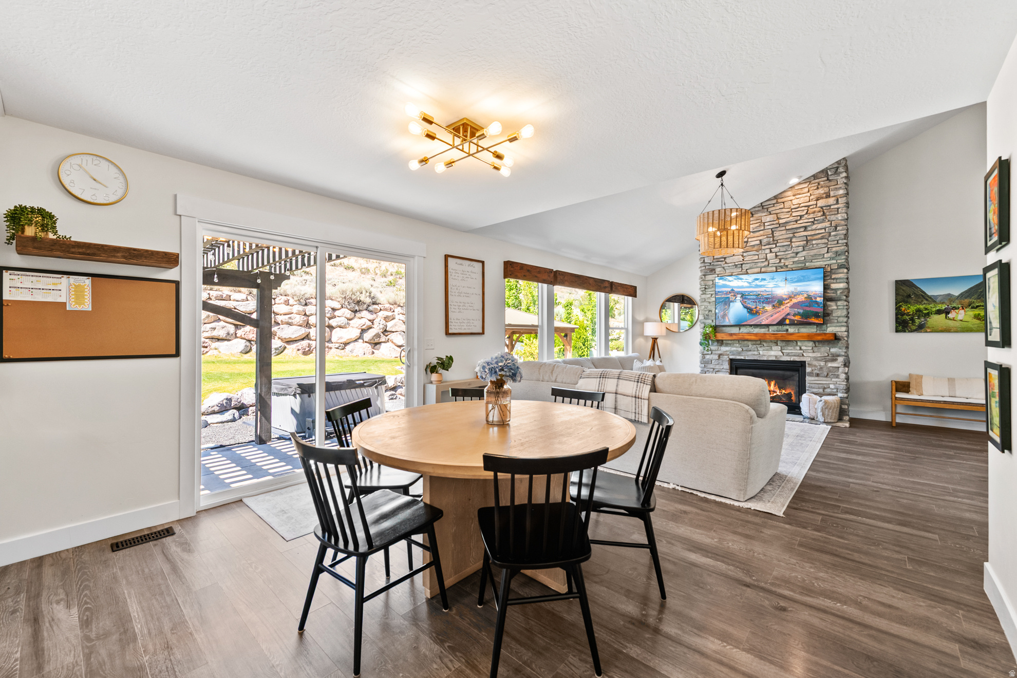 CANYON HILLS - Residential