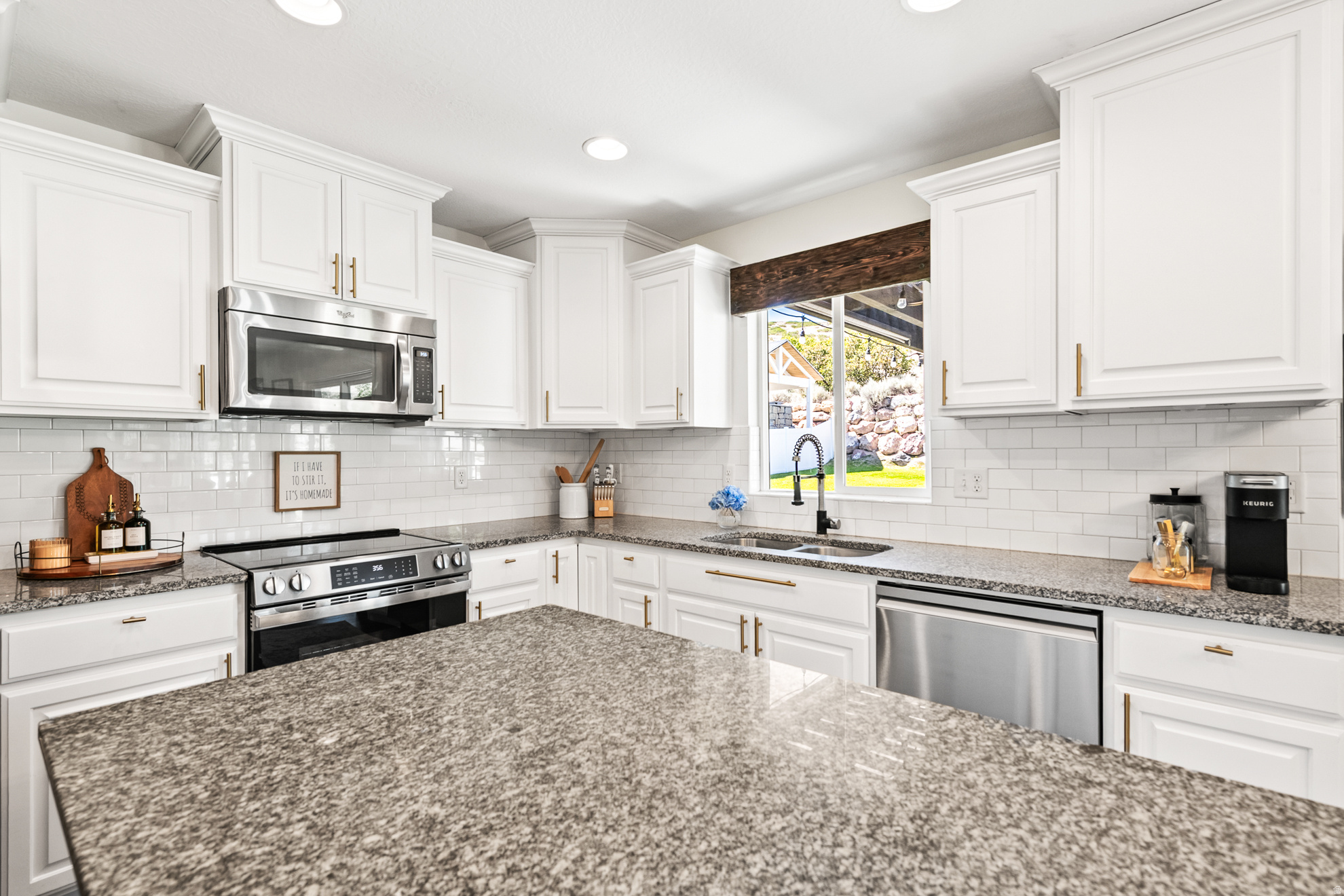 CANYON HILLS - Residential