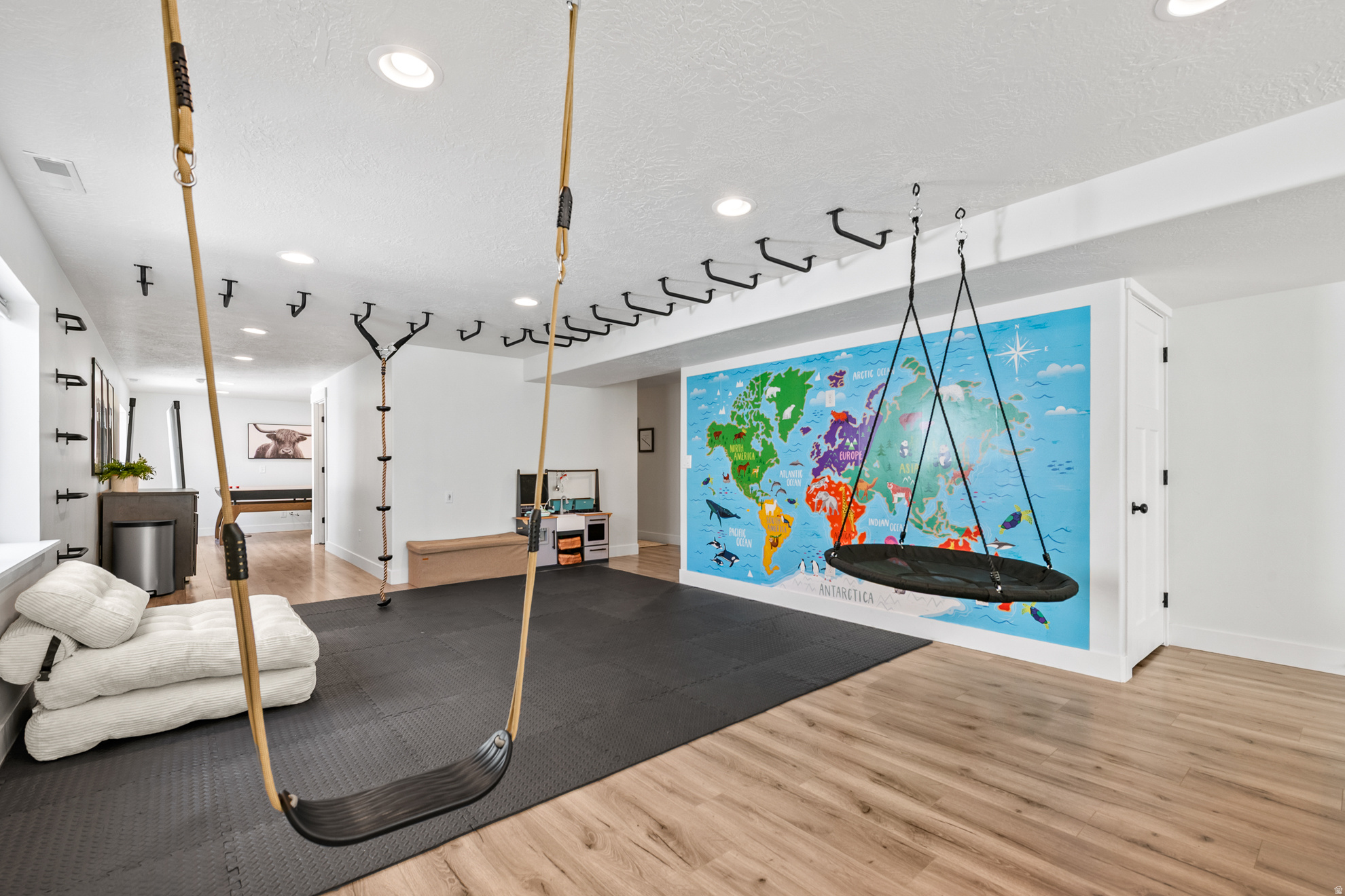 CANYON HILLS - Residential