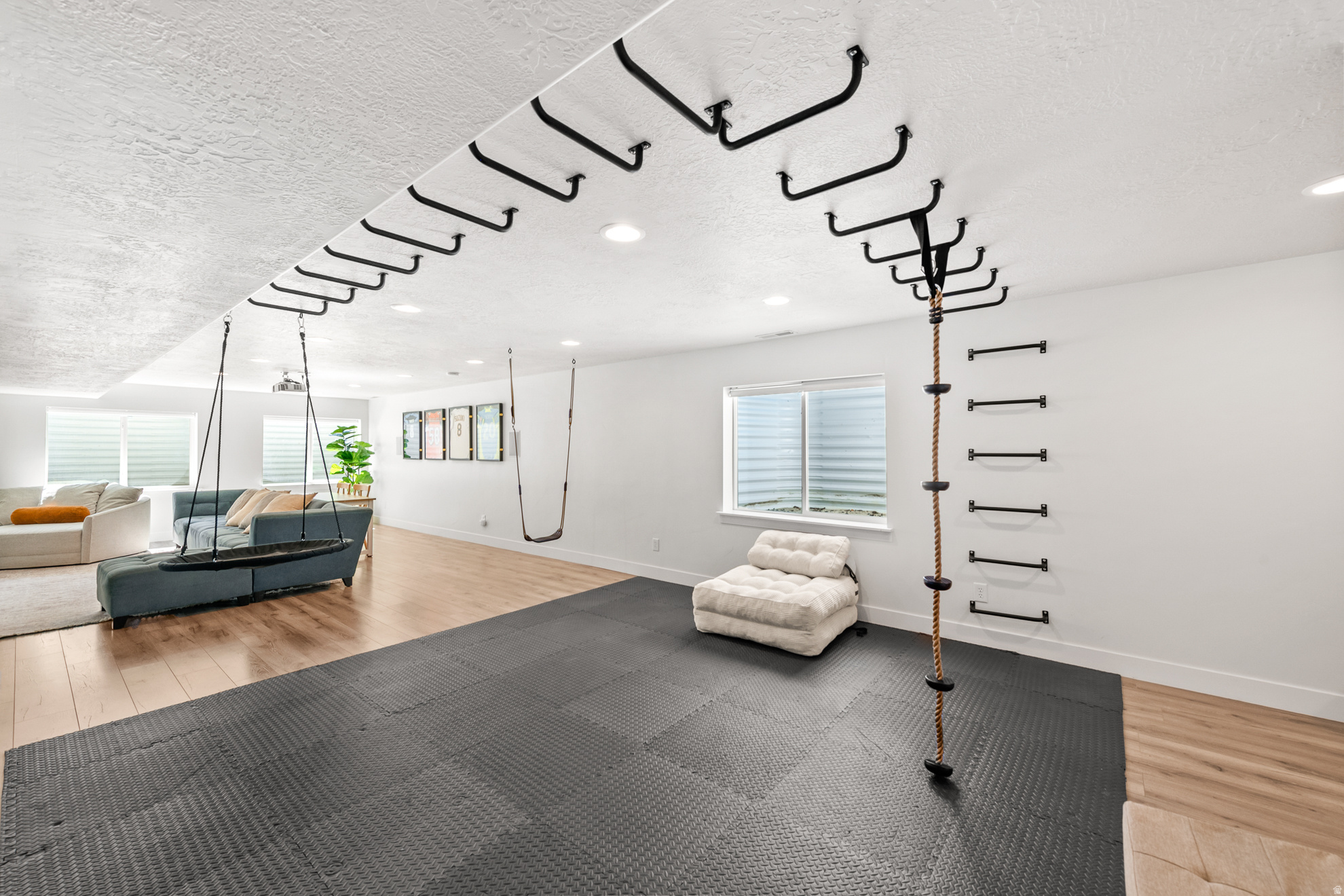 CANYON HILLS - Residential