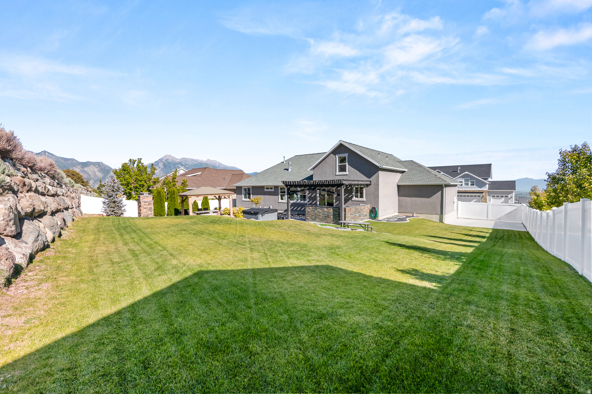 CANYON HILLS - Residential
