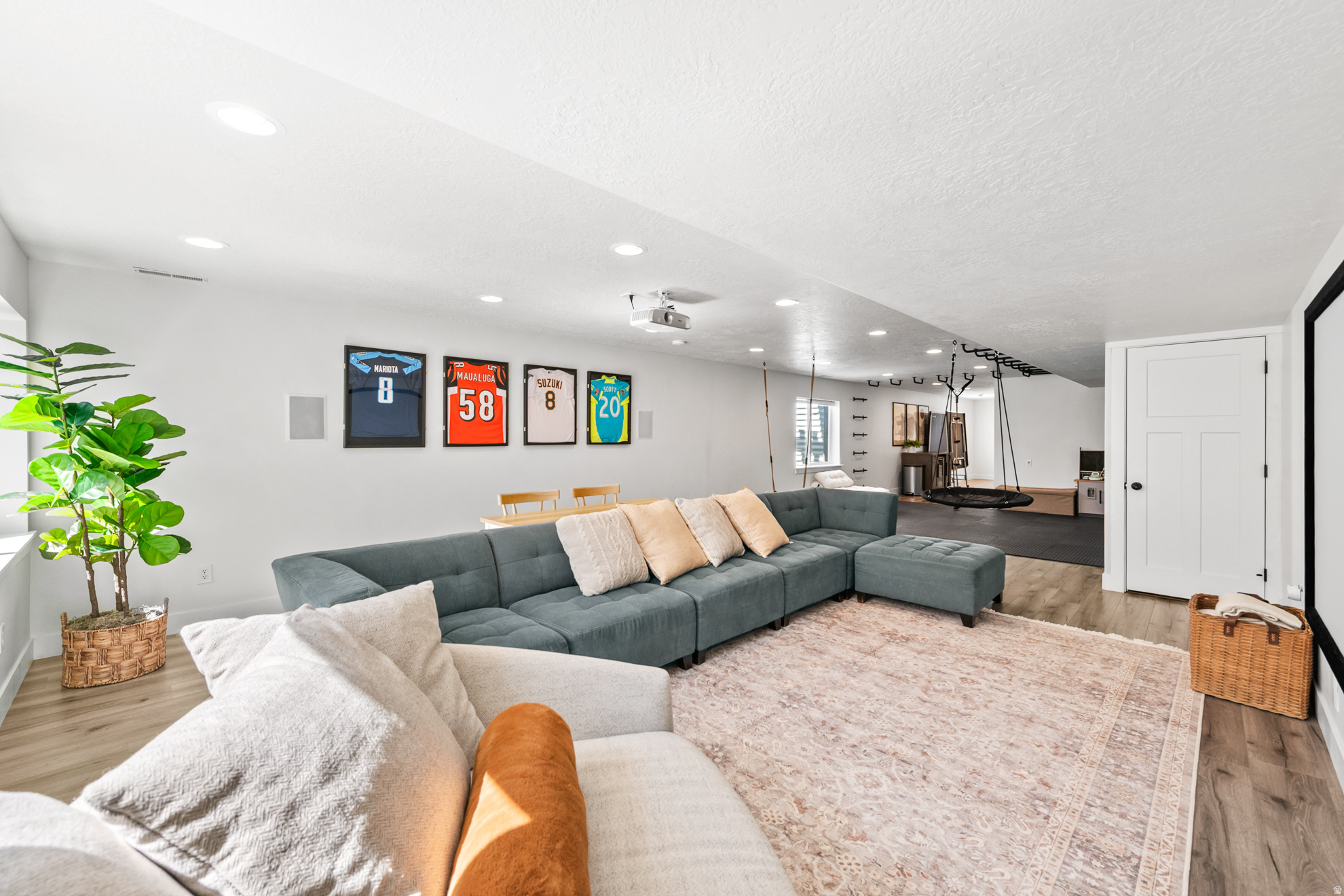 CANYON HILLS - Residential