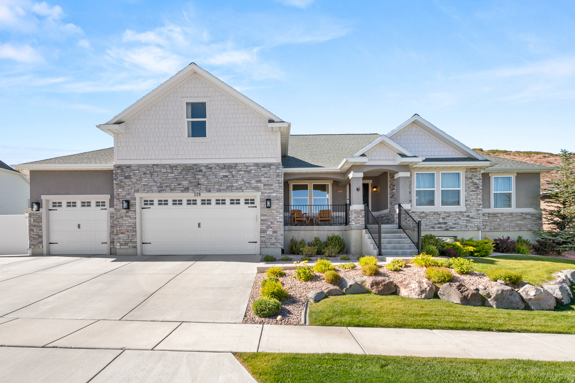 CANYON HILLS - Residential
