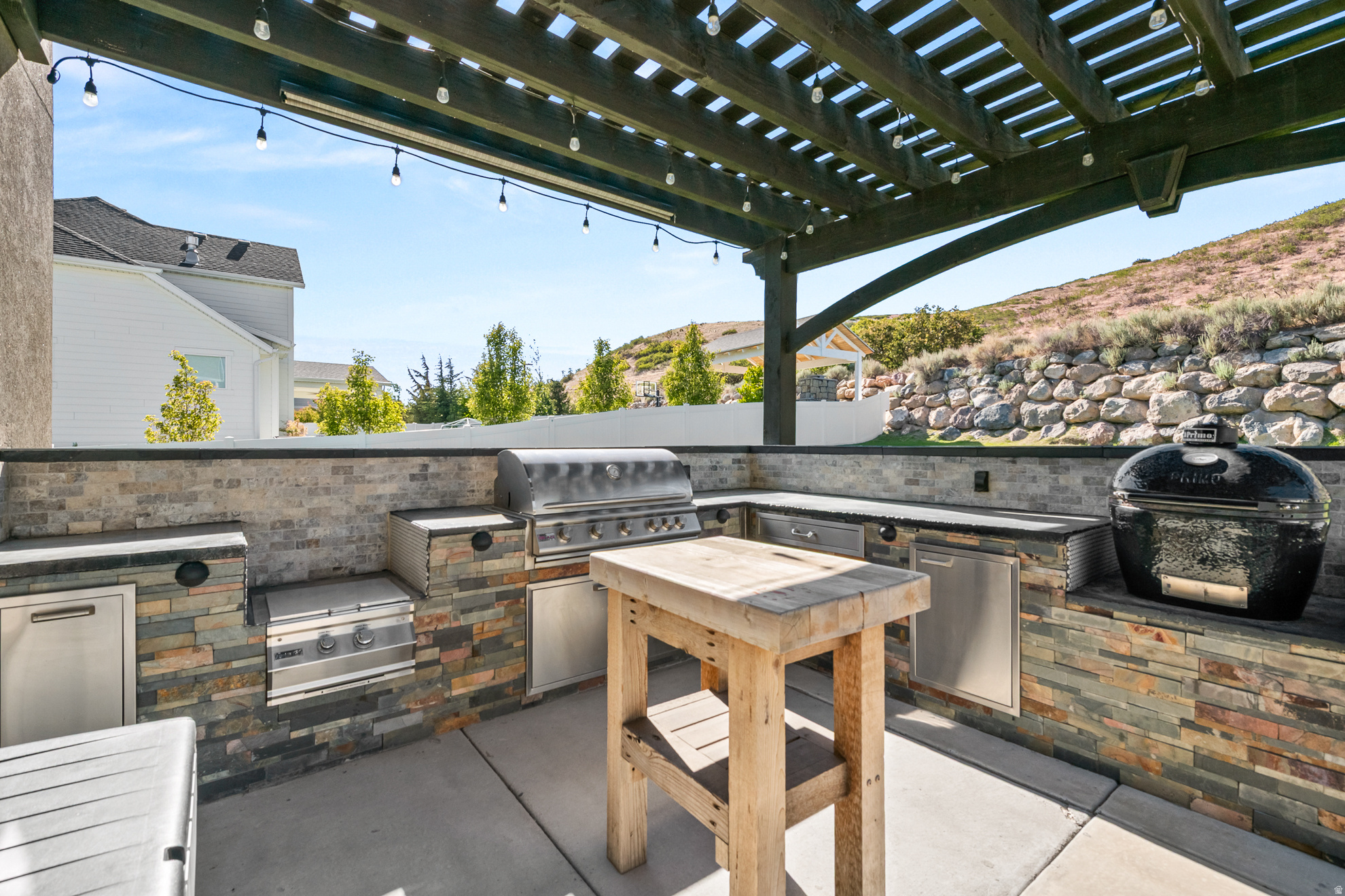 CANYON HILLS - Residential