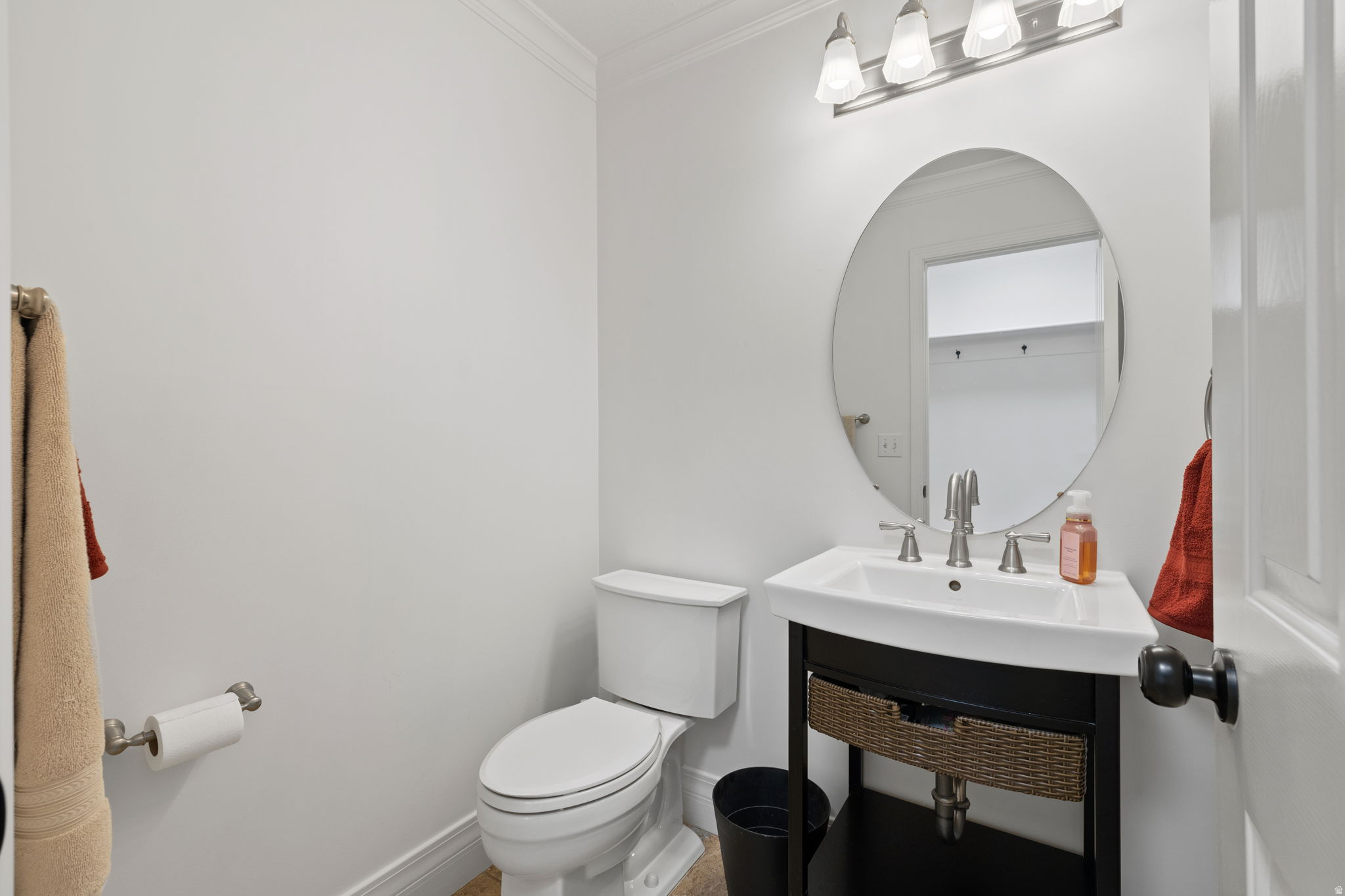 COUNTRY CLASSIC ESTATES - Residential