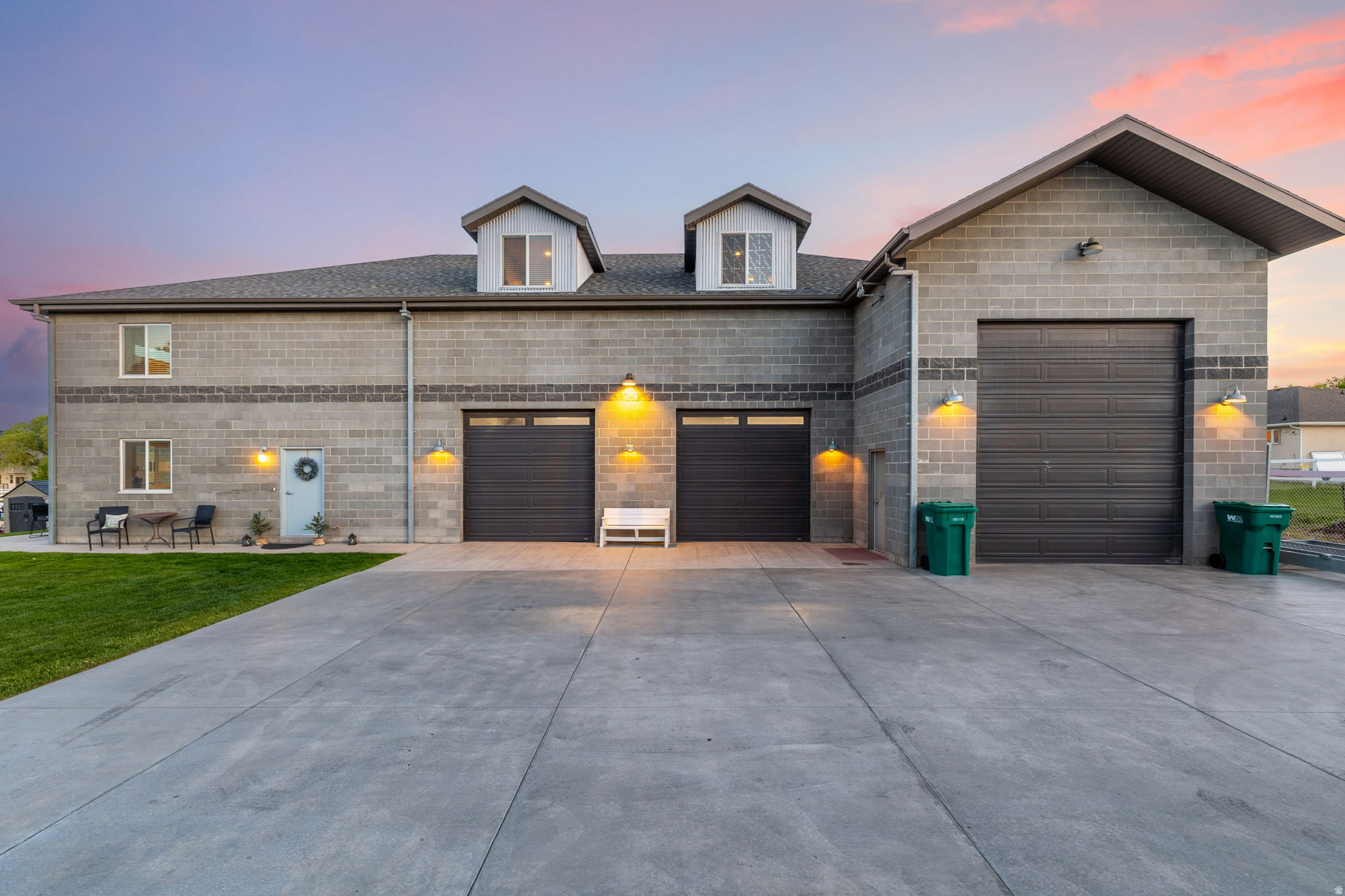 COUNTRY CLASSIC ESTATES - Residential