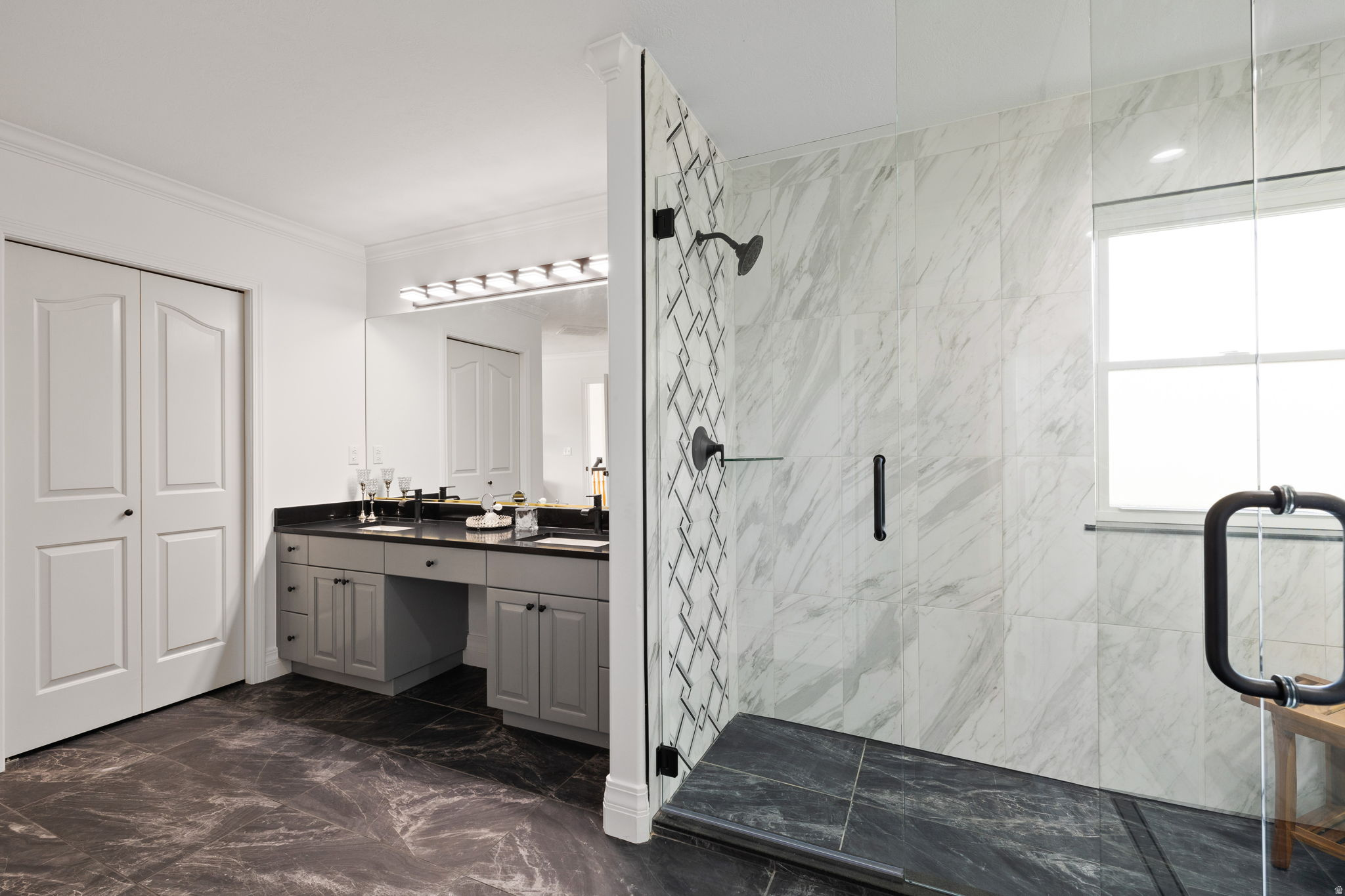 COUNTRY CLASSIC ESTATES - Residential