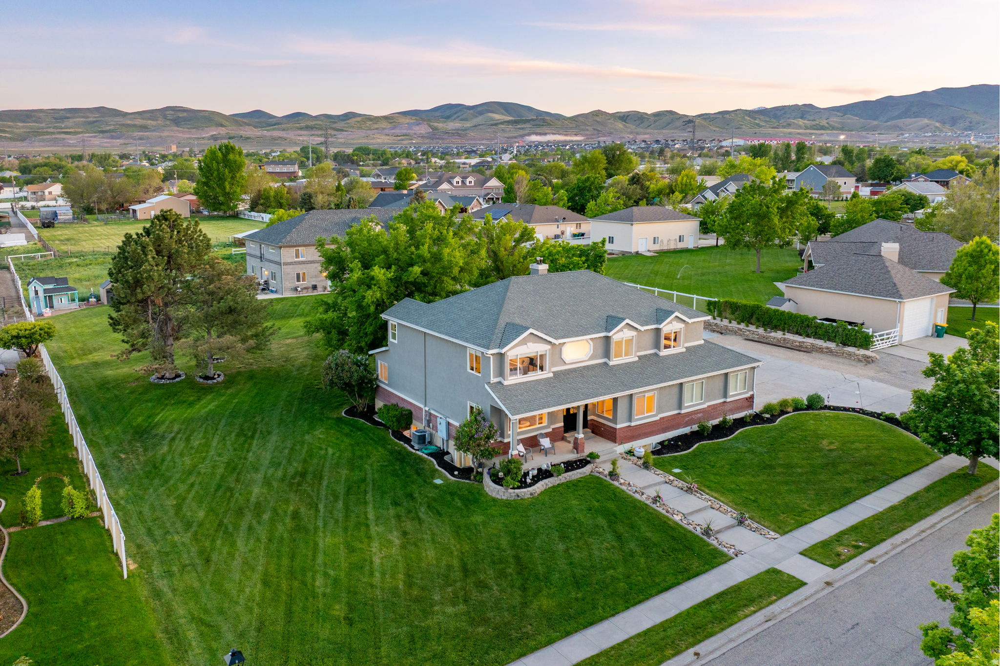 COUNTRY CLASSIC ESTATES - Residential