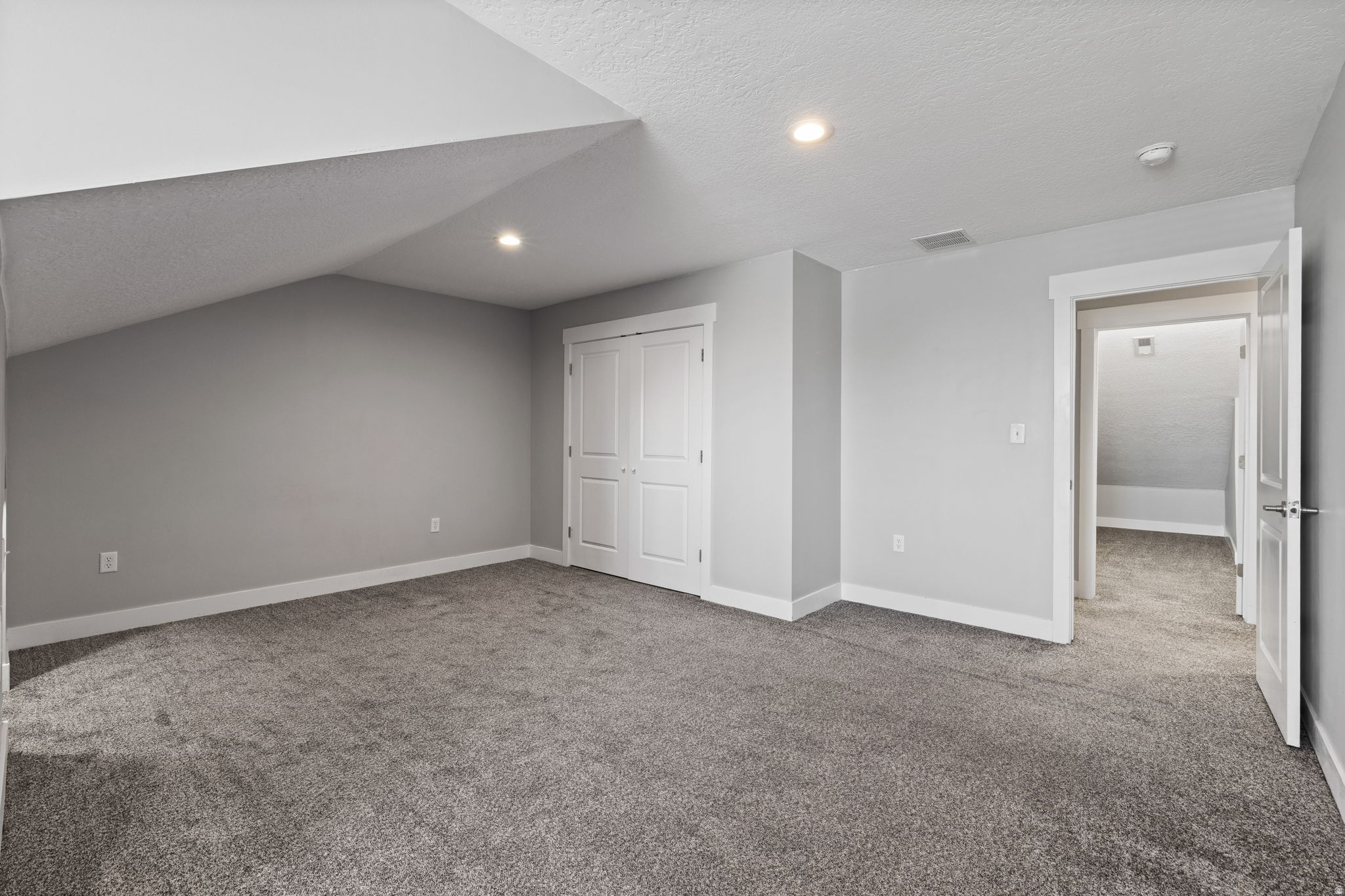 COUNTRY CLASSIC ESTATES - Residential