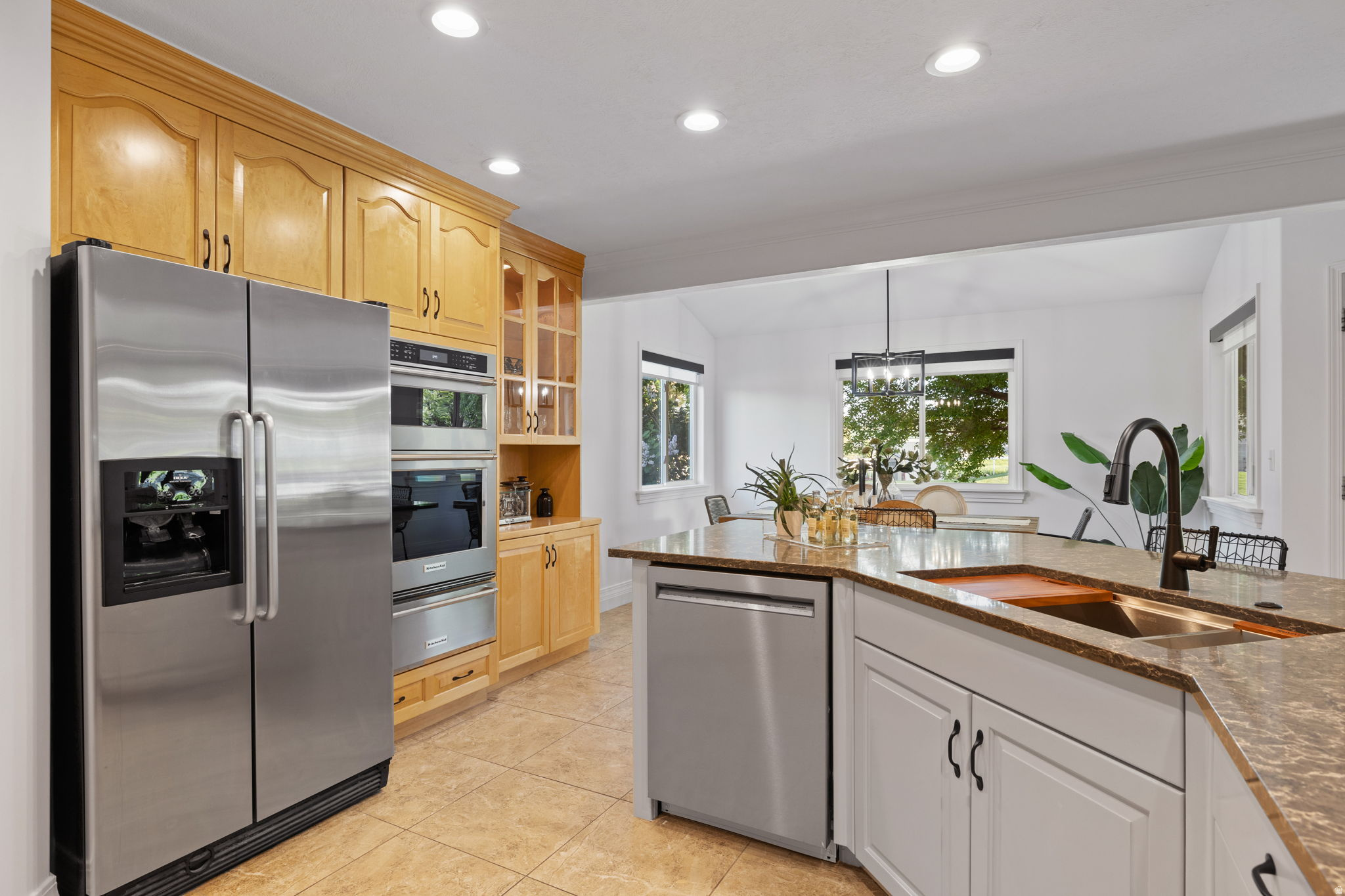COUNTRY CLASSIC ESTATES - Residential
