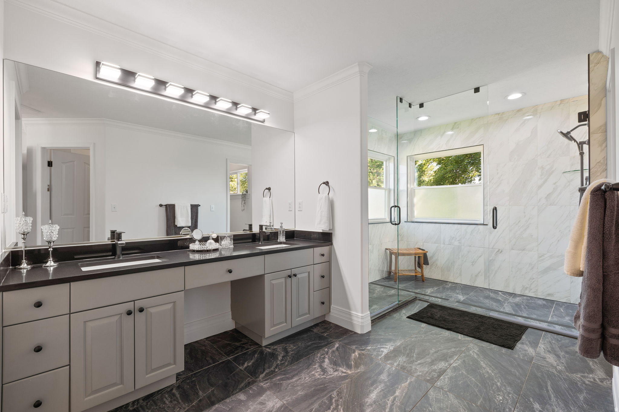 COUNTRY CLASSIC ESTATES - Residential