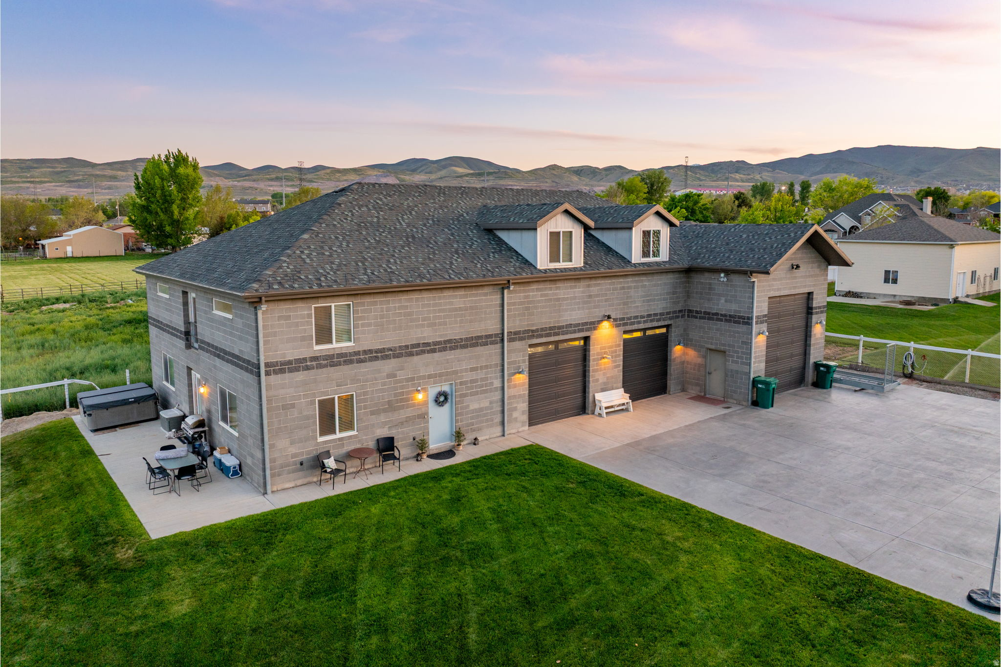 COUNTRY CLASSIC ESTATES - Residential