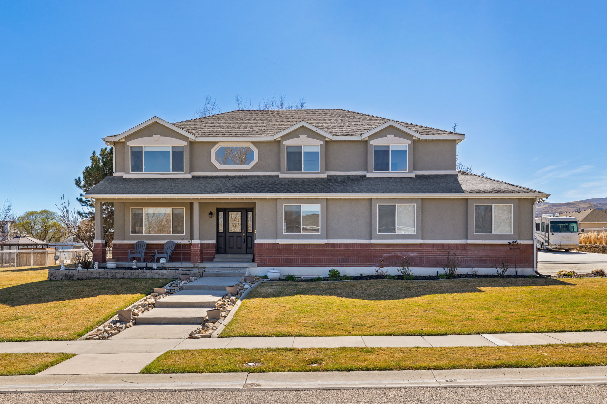 COUNTRY CLASSIC ESTATES - Residential