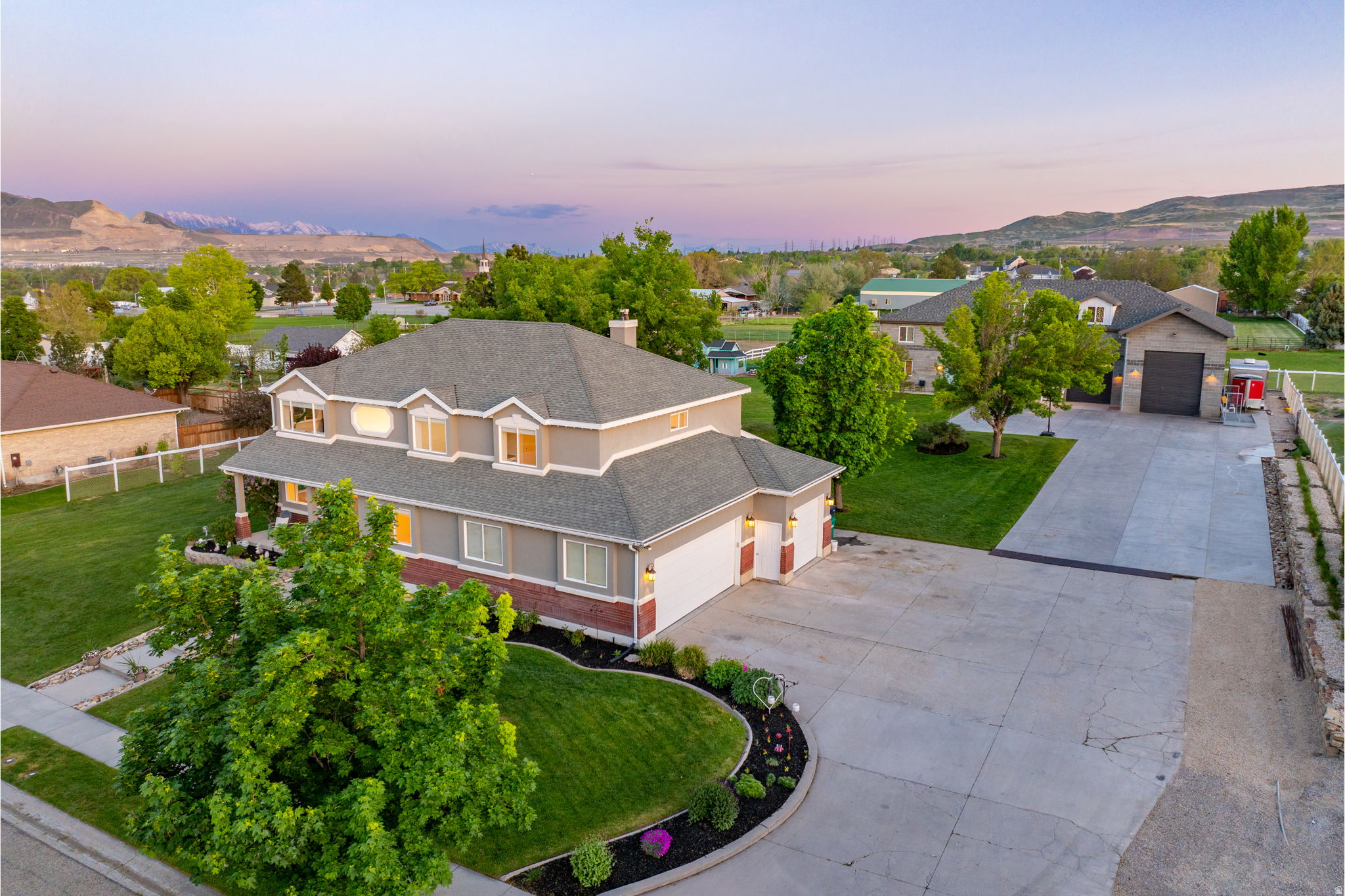 COUNTRY CLASSIC ESTATES - Residential