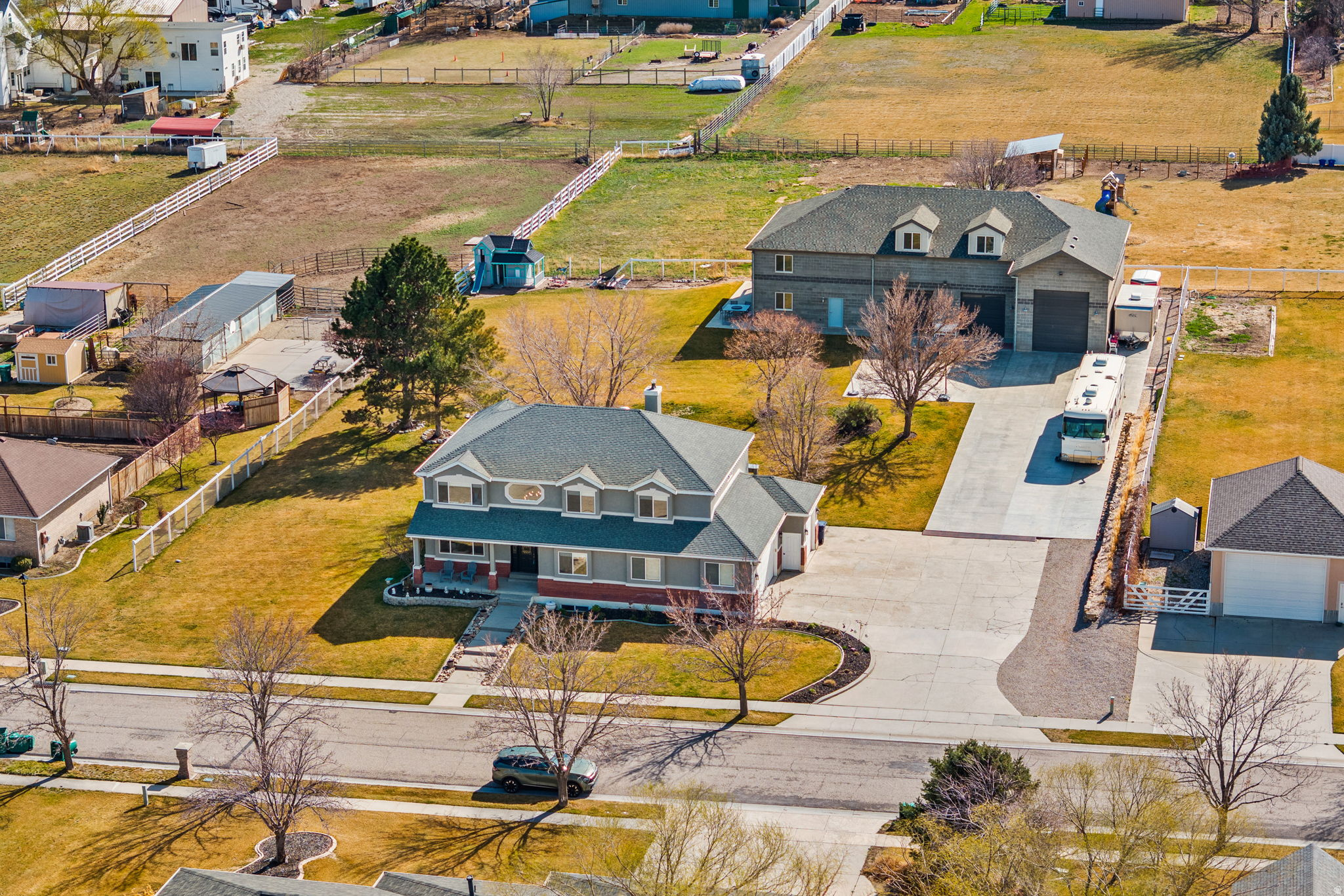 COUNTRY CLASSIC ESTATES - Residential