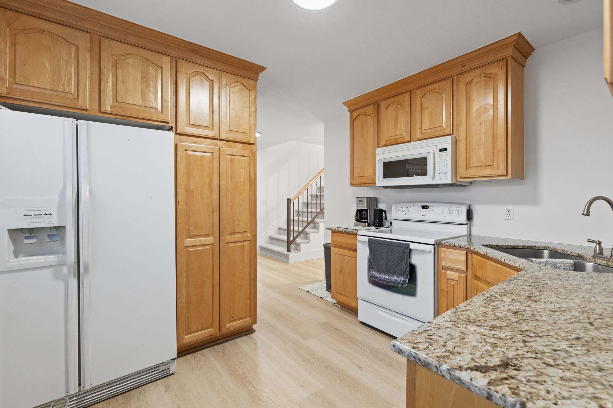 COUNTRY CLASSIC ESTATES - Residential