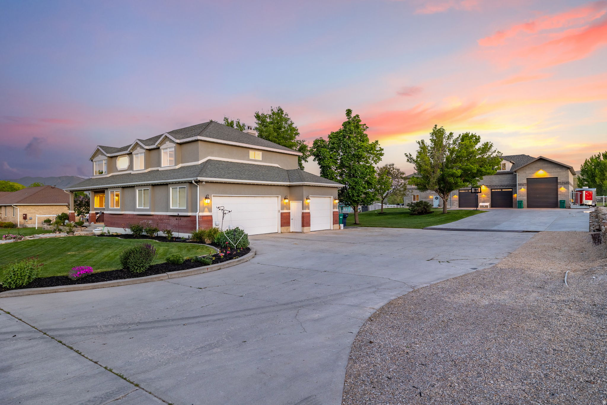 COUNTRY CLASSIC ESTATES - Residential