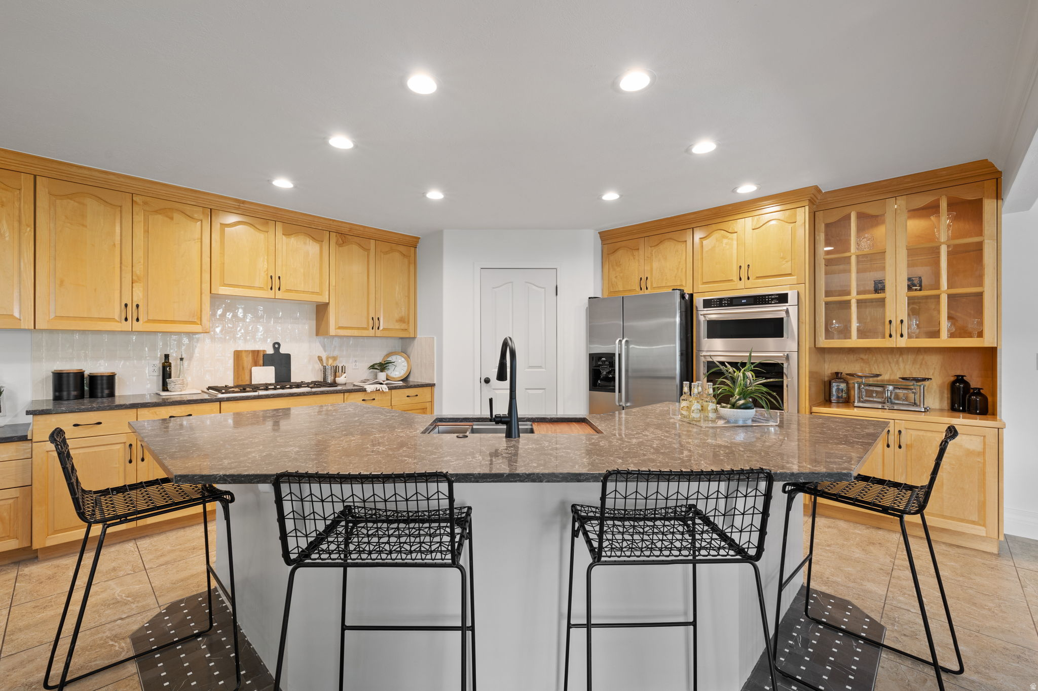 COUNTRY CLASSIC ESTATES - Residential
