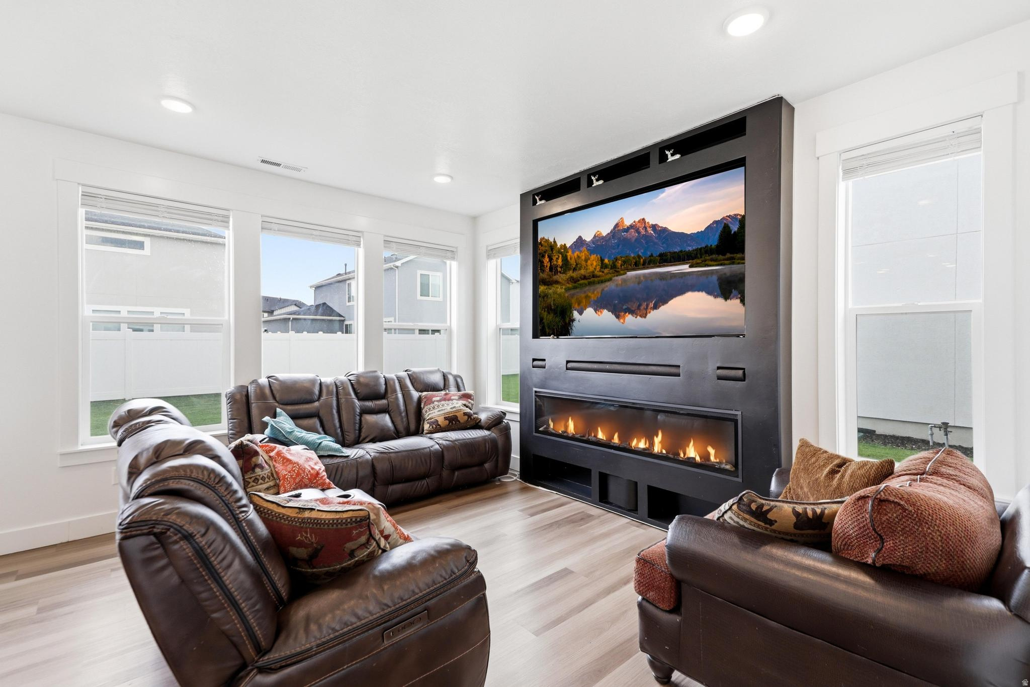 RIDGELINE PARK - Residential