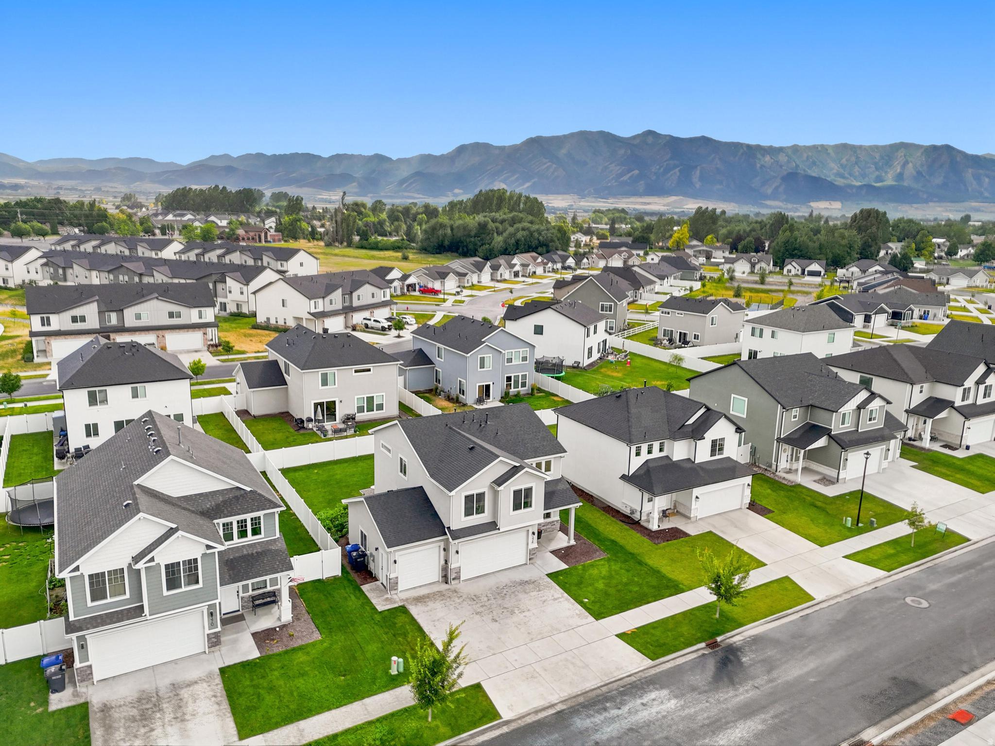 RIDGELINE PARK - Residential