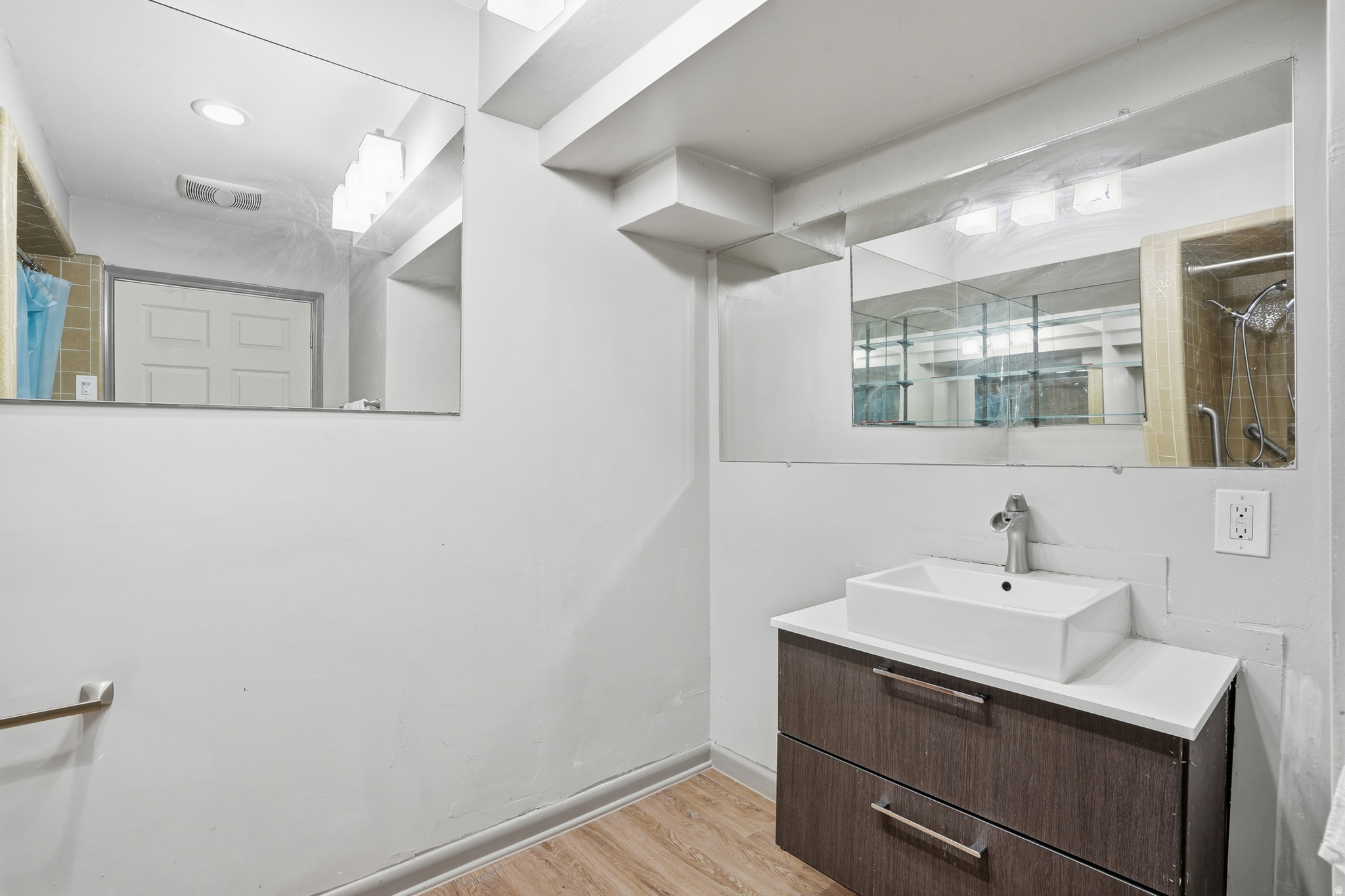 CAPSON SUB - Commercial Lease