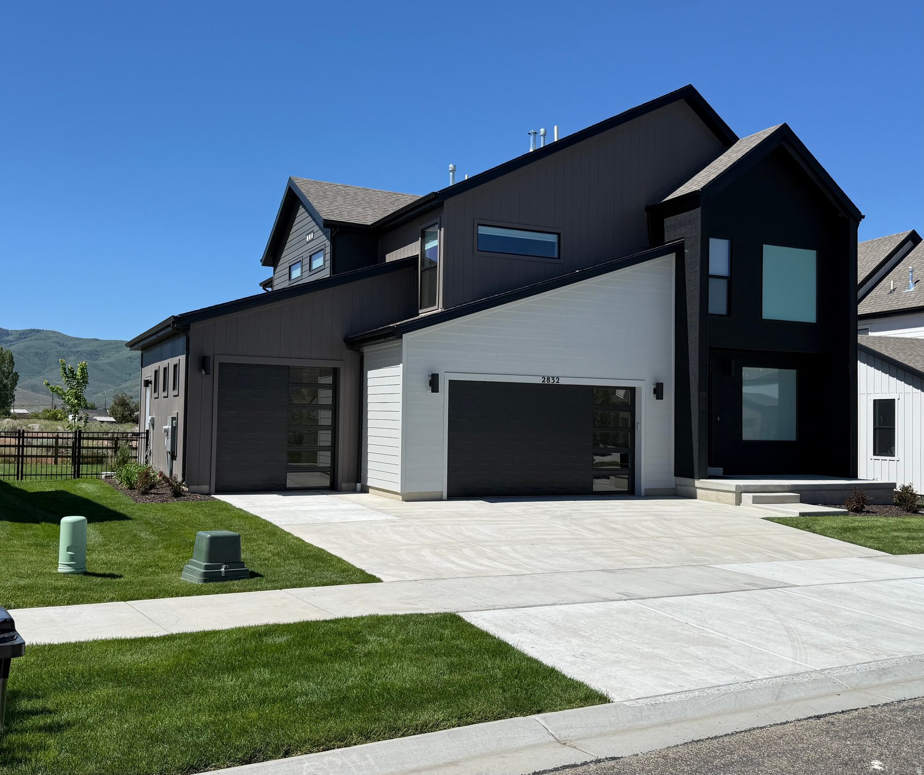 THE CROSSINGS AT LAKE CREEK - Residential