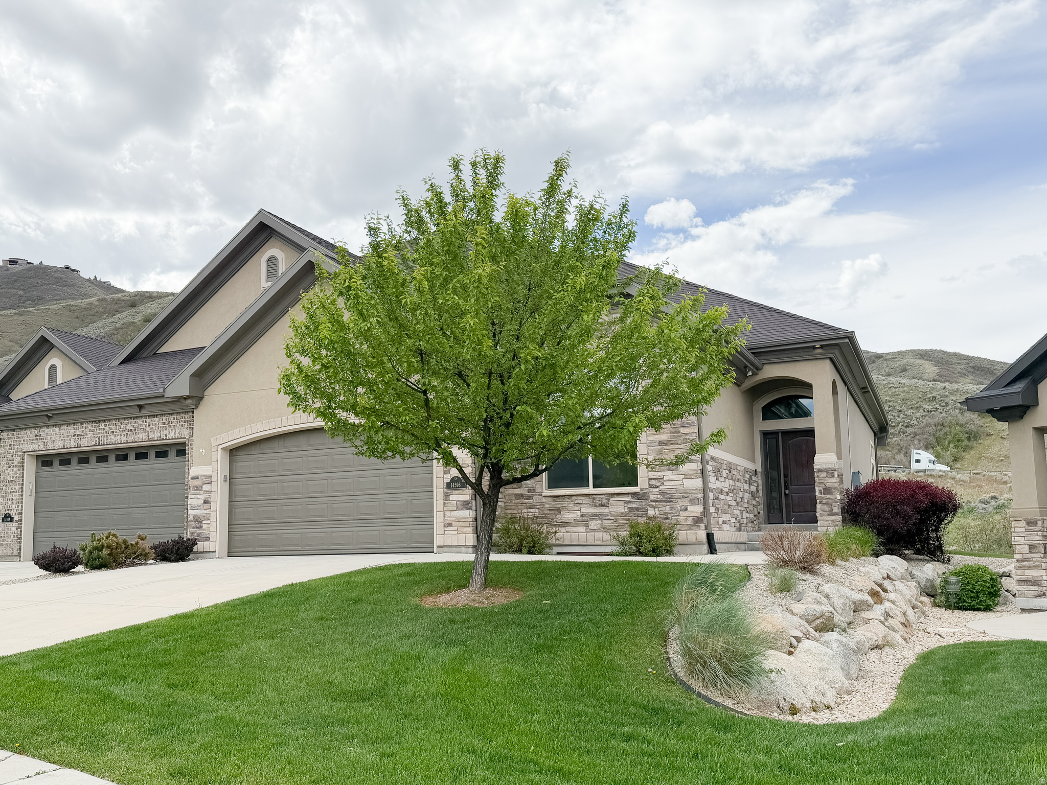 SUNSET RIDGE AT SOUTH MOUNTAIN - Residential