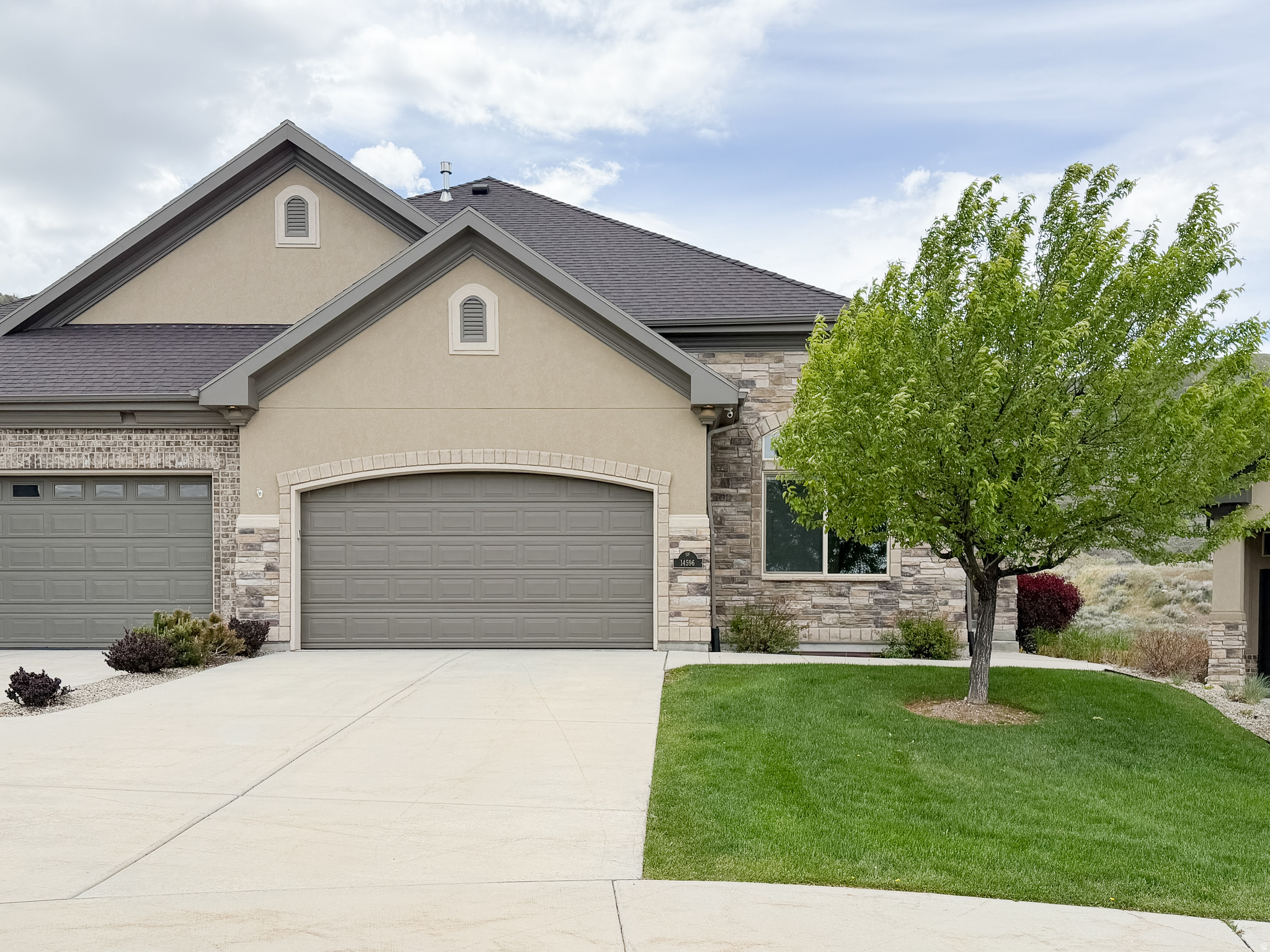 SUNSET RIDGE AT SOUTH MOUNTAIN - Residential