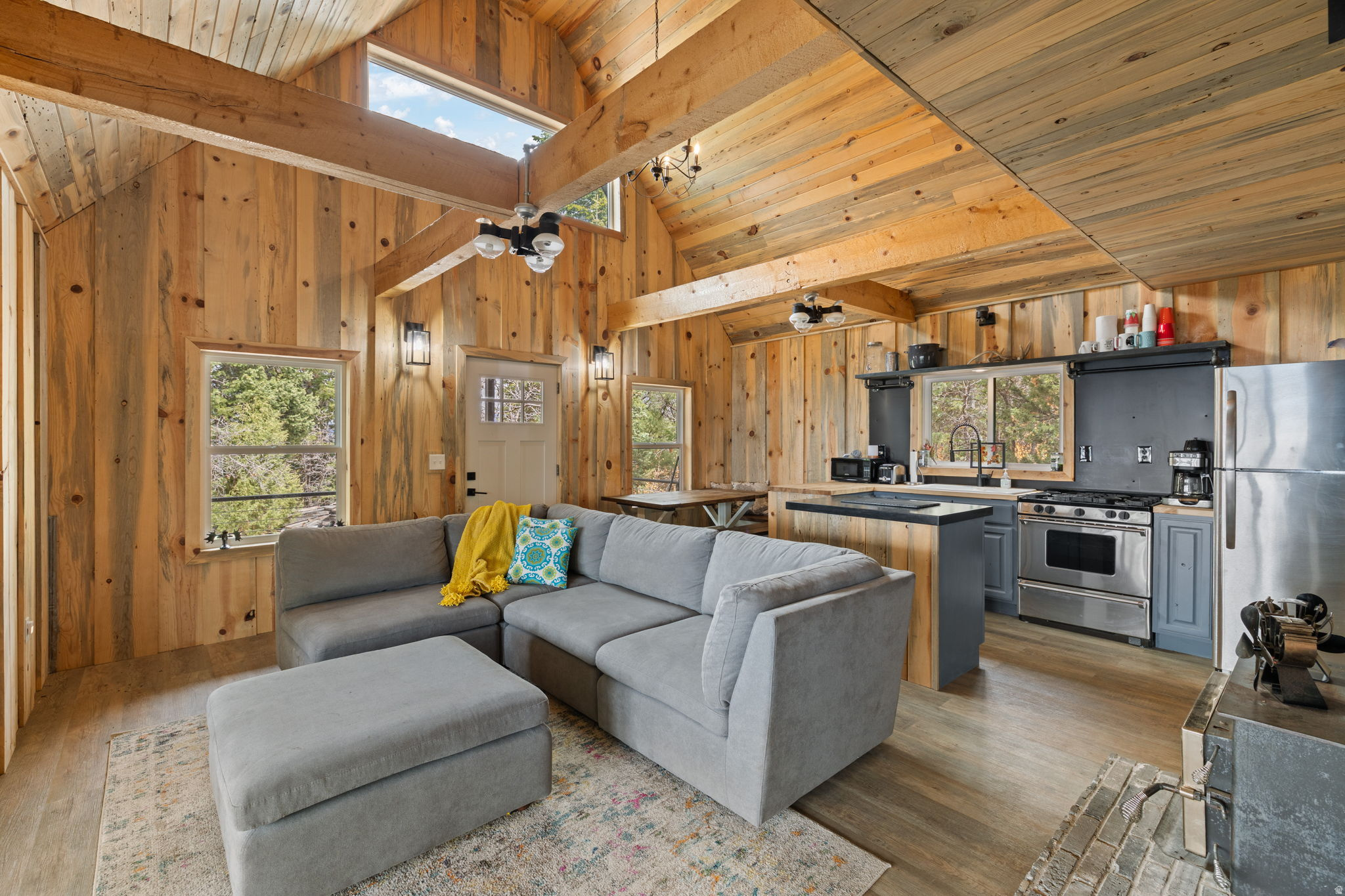SPRING CITY RANCHEROS - Residential