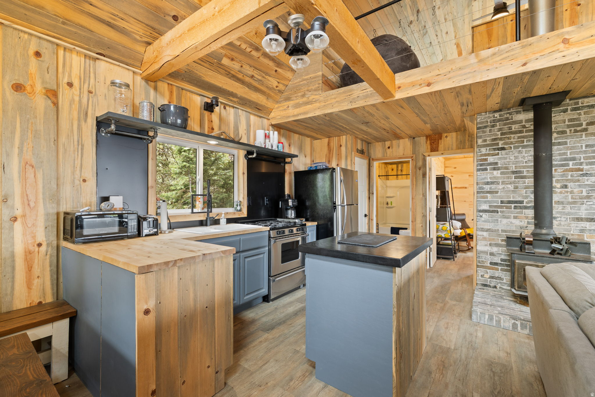 SPRING CITY RANCHEROS - Residential
