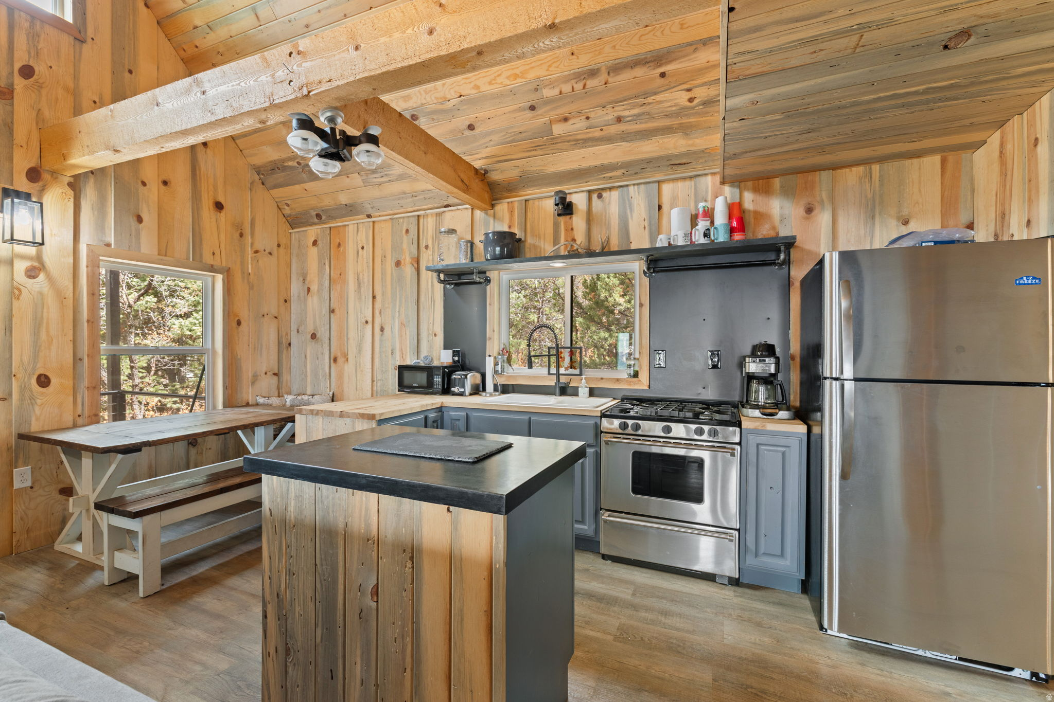SPRING CITY RANCHEROS - Residential