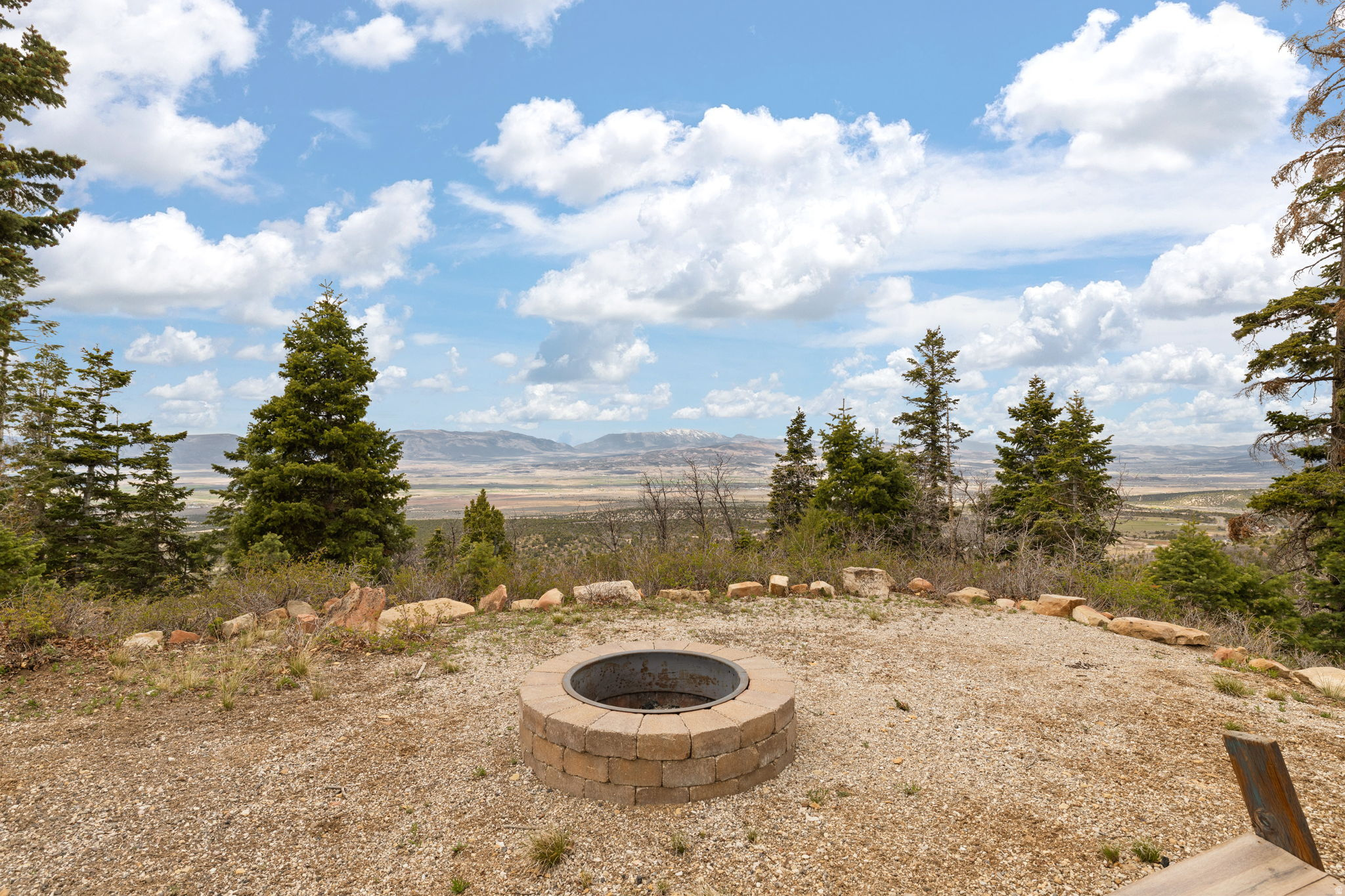 SPRING CITY RANCHEROS - Residential
