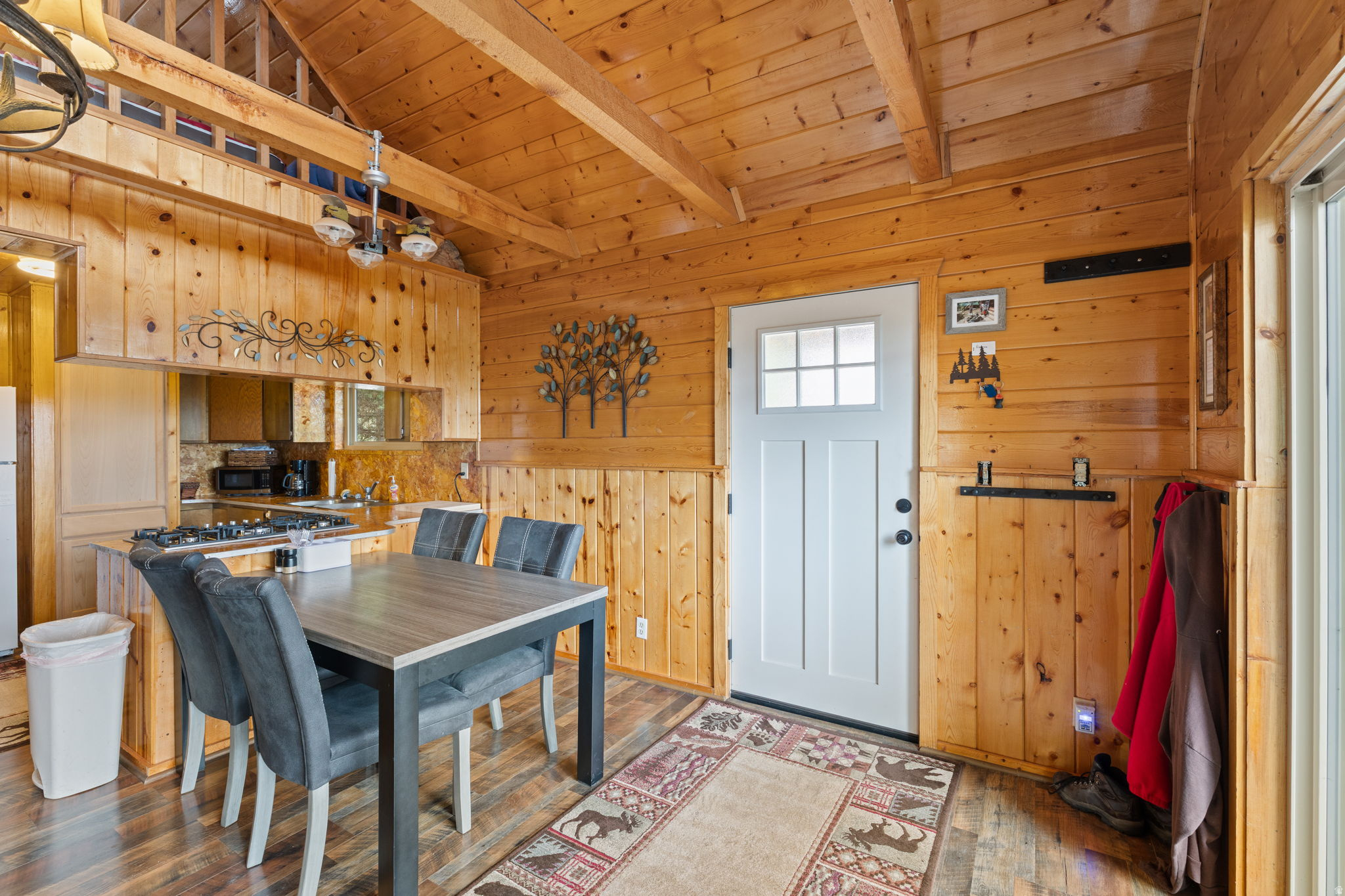 SPRING CITY RANCHEROS - Residential