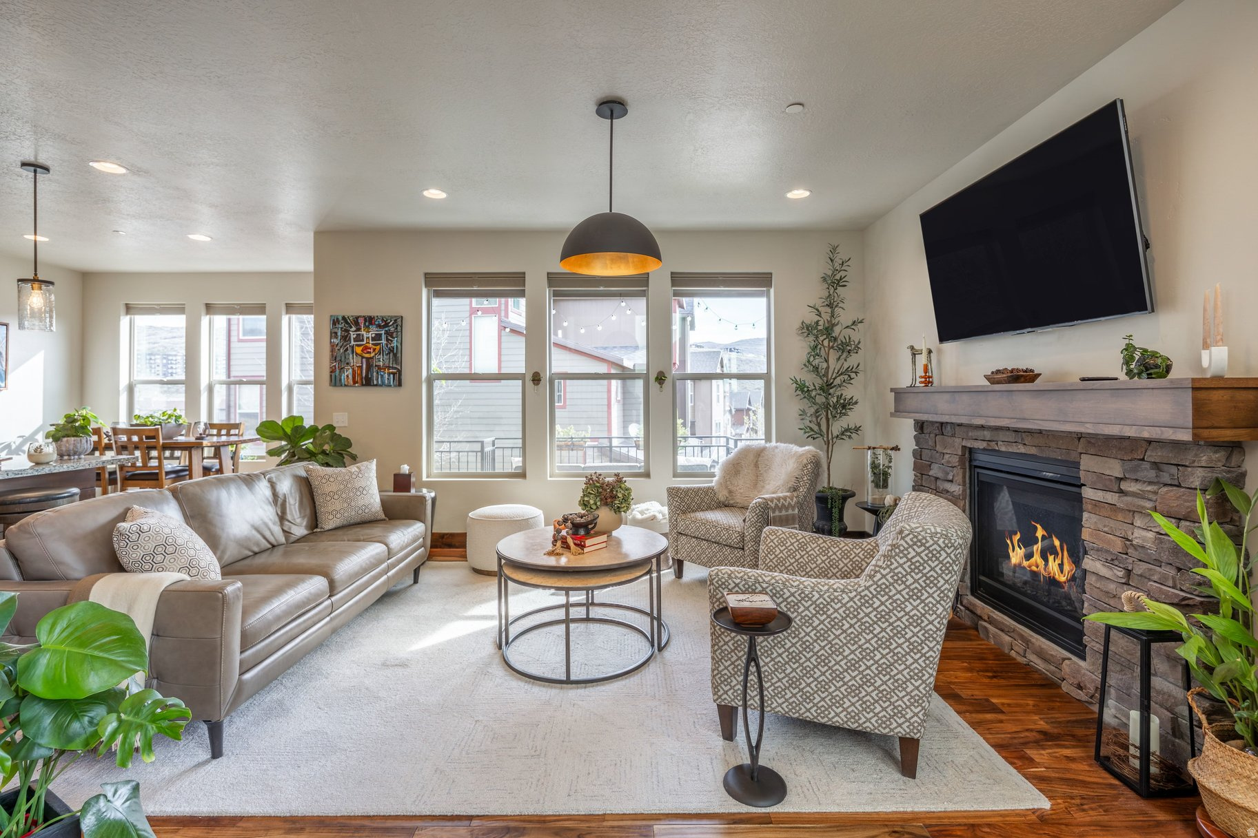 IROQUOIS - Residential