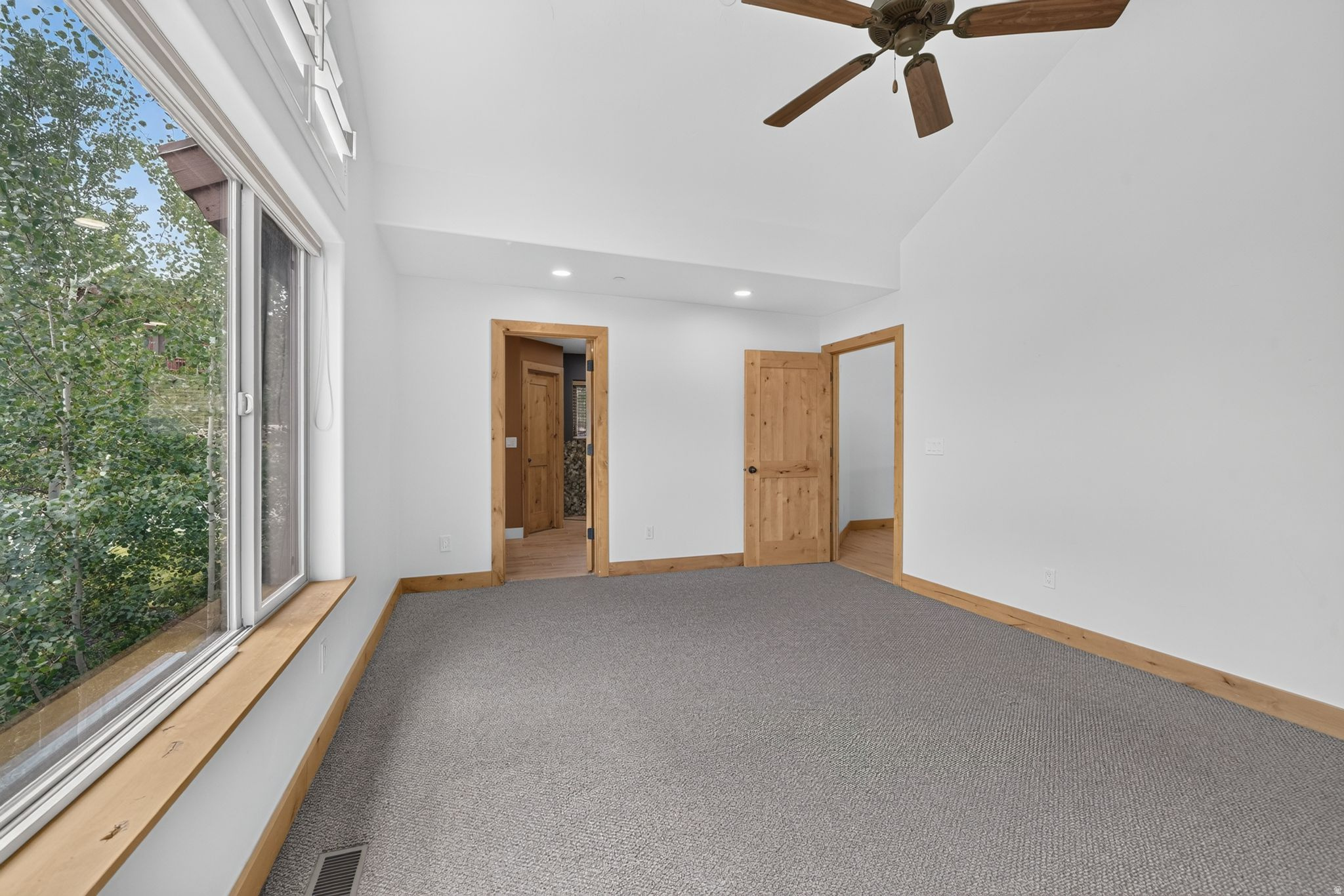 CEDAR RIDGE - Residential