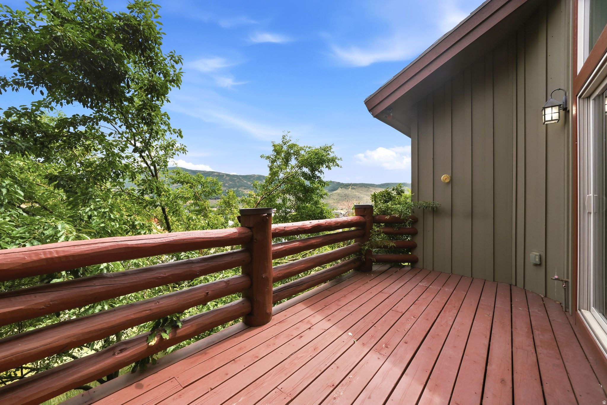 CEDAR RIDGE - Residential