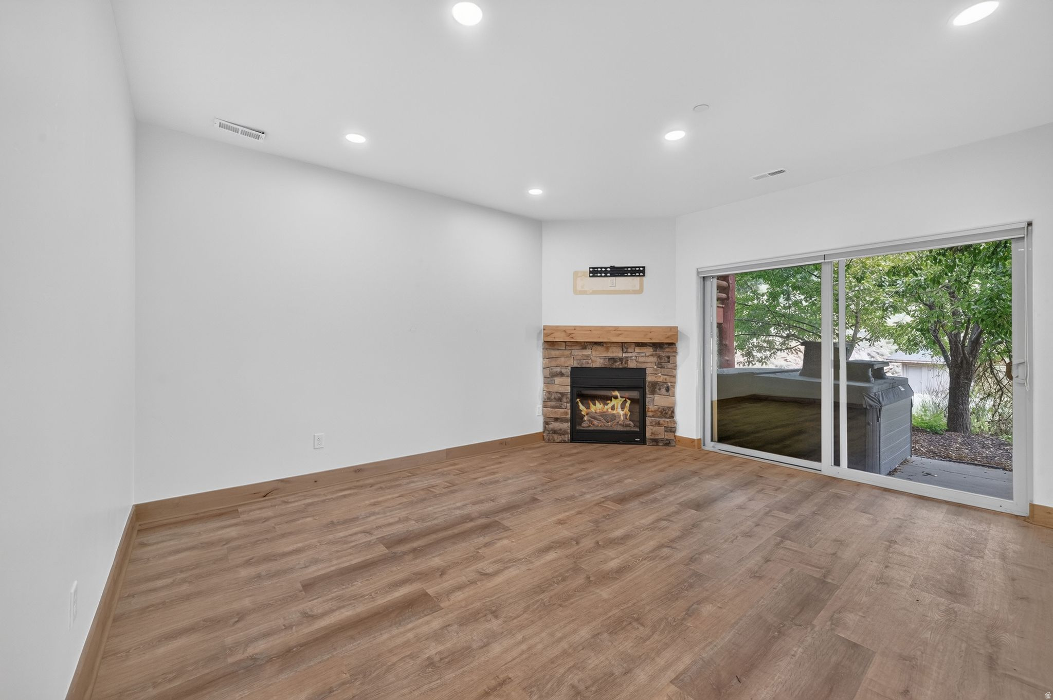 CEDAR RIDGE - Residential