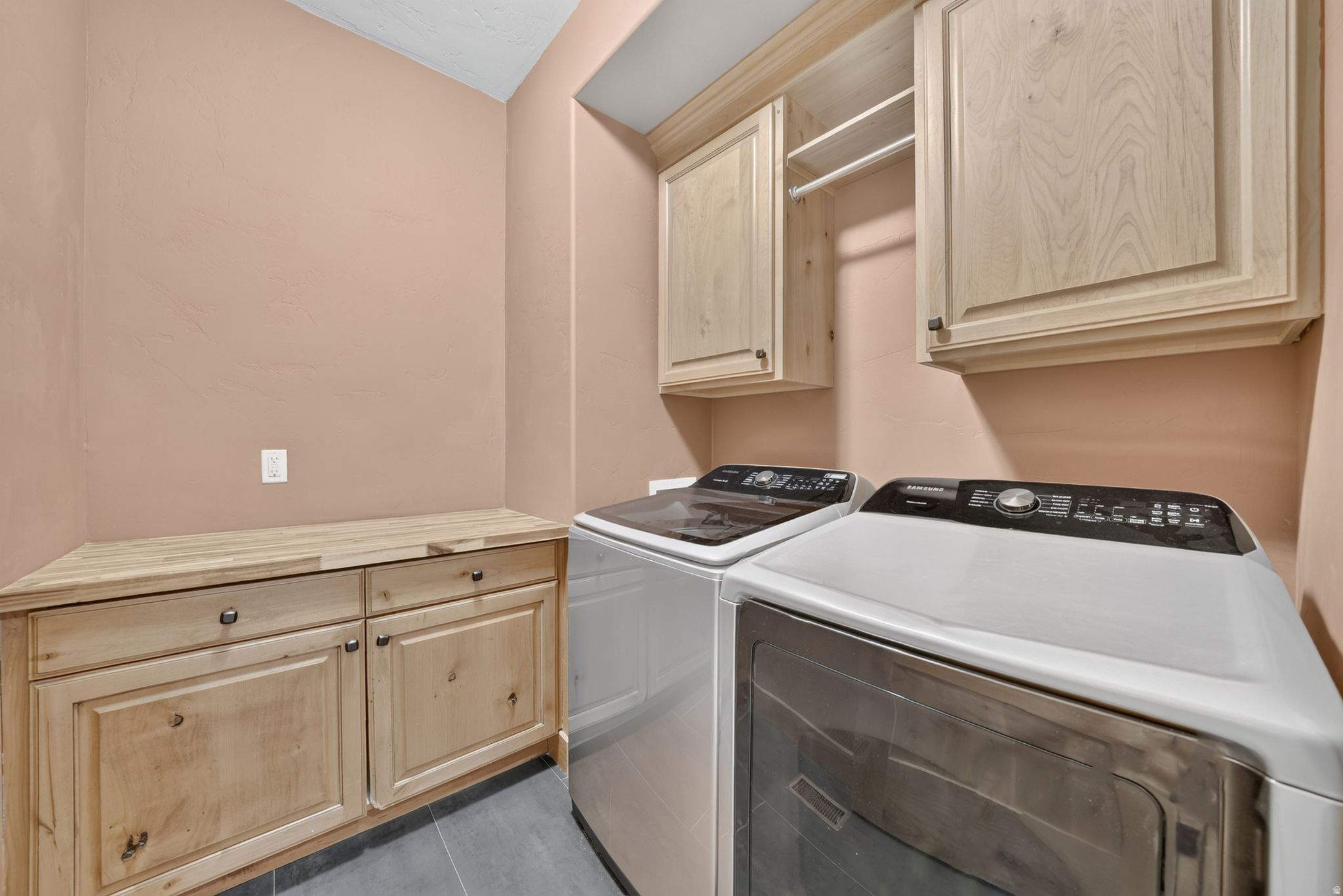 CEDAR RIDGE - Residential
