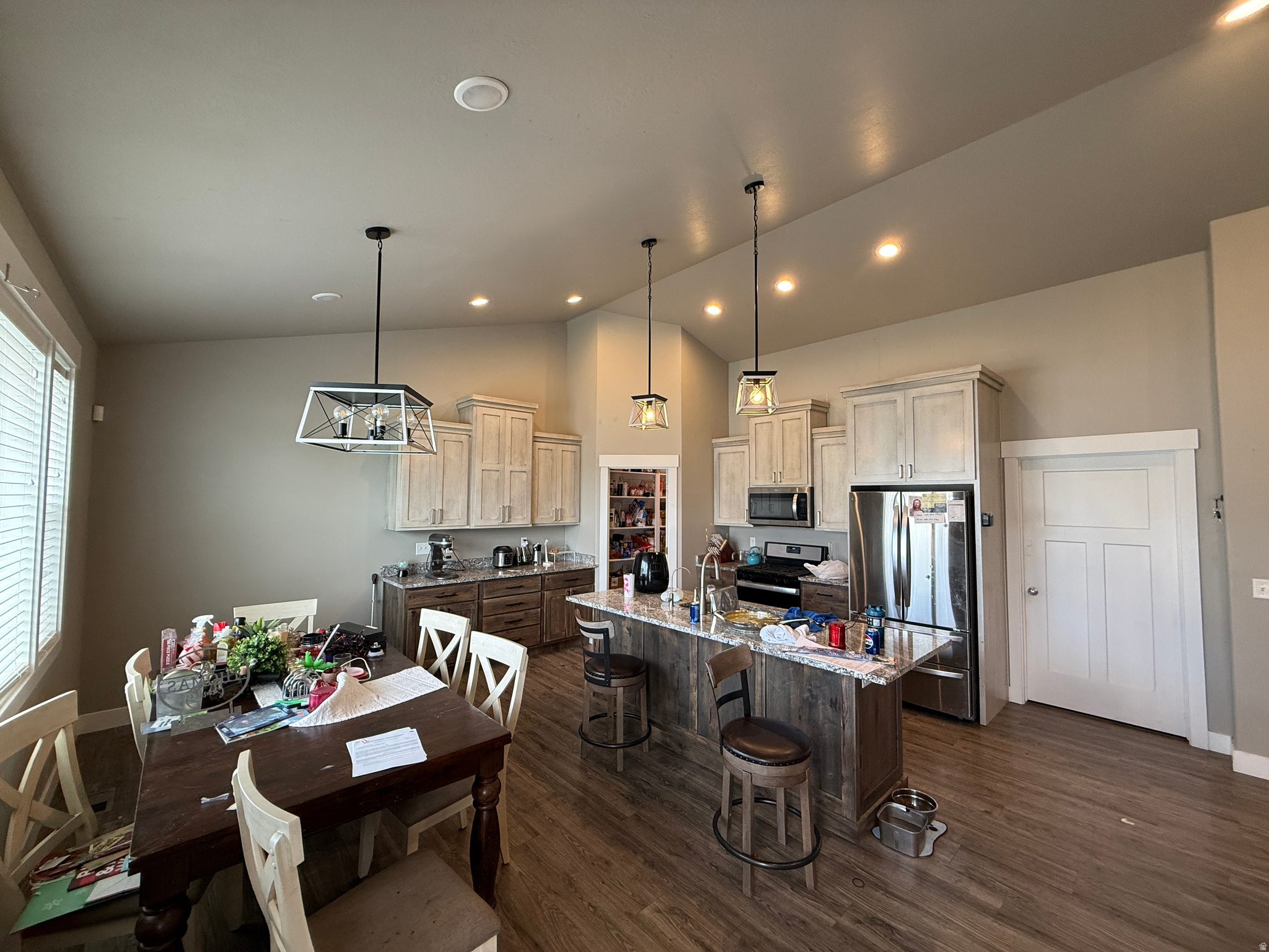 SPRING HOLLOW - Residential