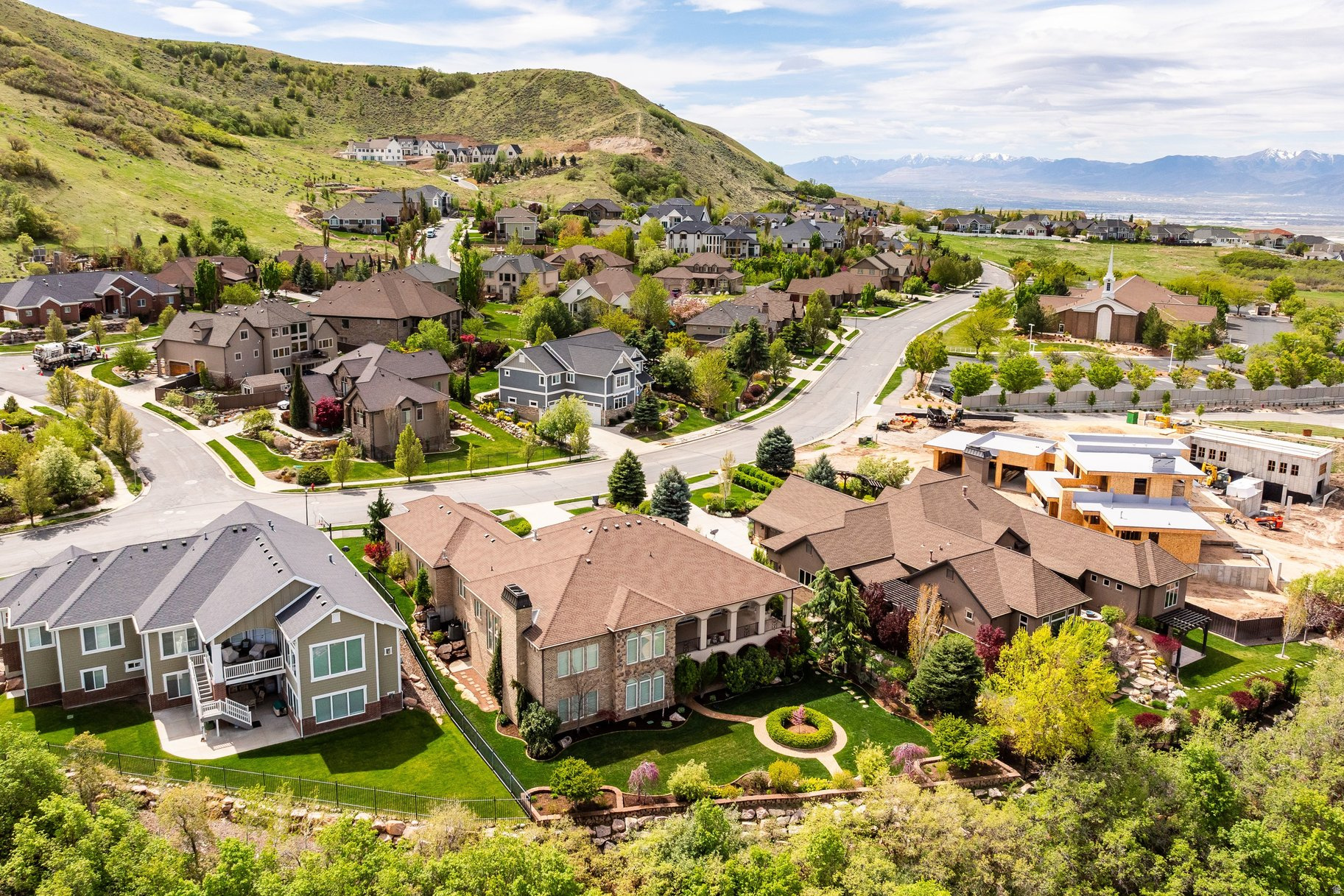 EAGLEPOINTE ESTATES - Residential